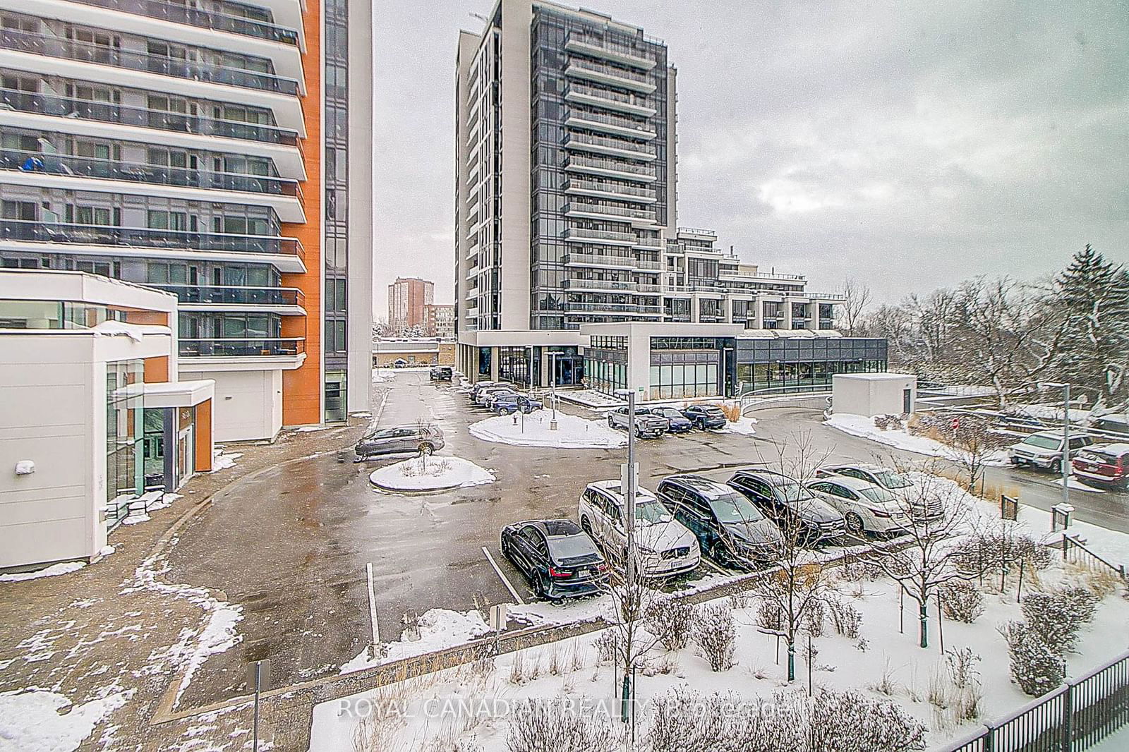 9608 yonge St, unit 208 for sale