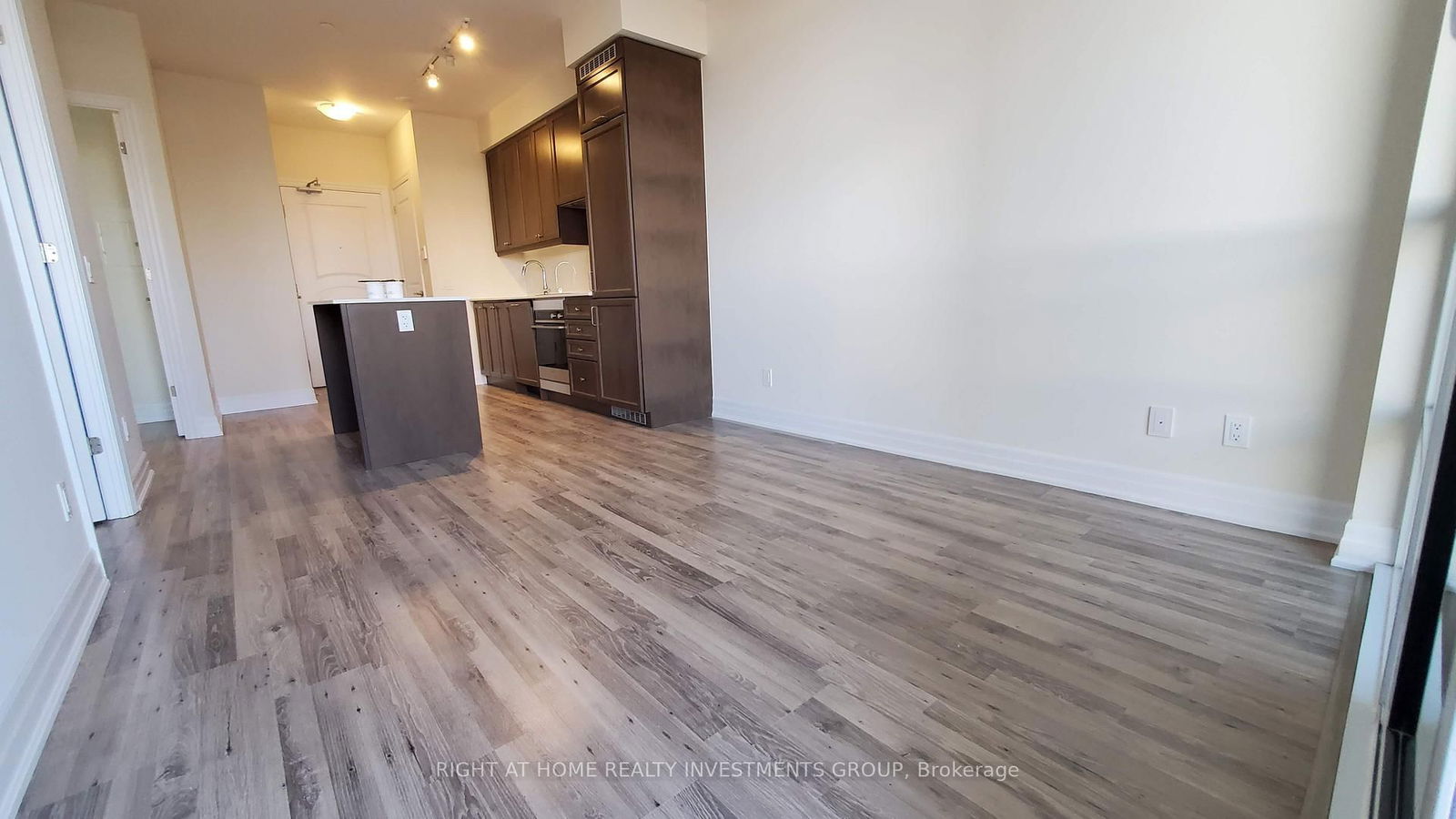 9085 Jane St, unit 1003 for rent