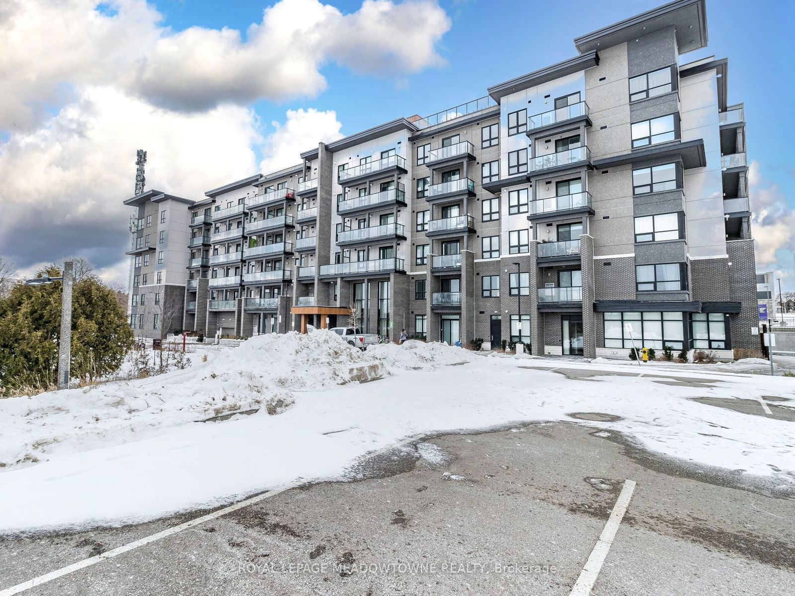 9700 Ninth Line, unit 216 for sale