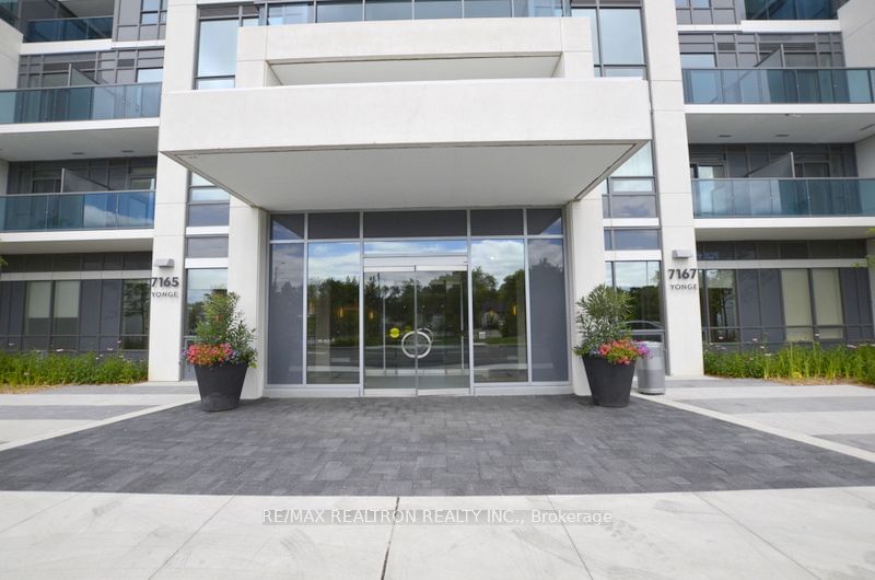 7167 Yonge St, unit 1410 for rent