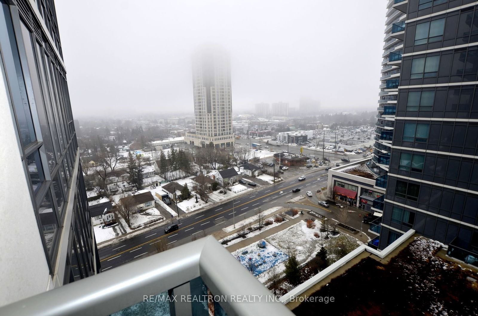 7167 Yonge St, unit 1410 for rent