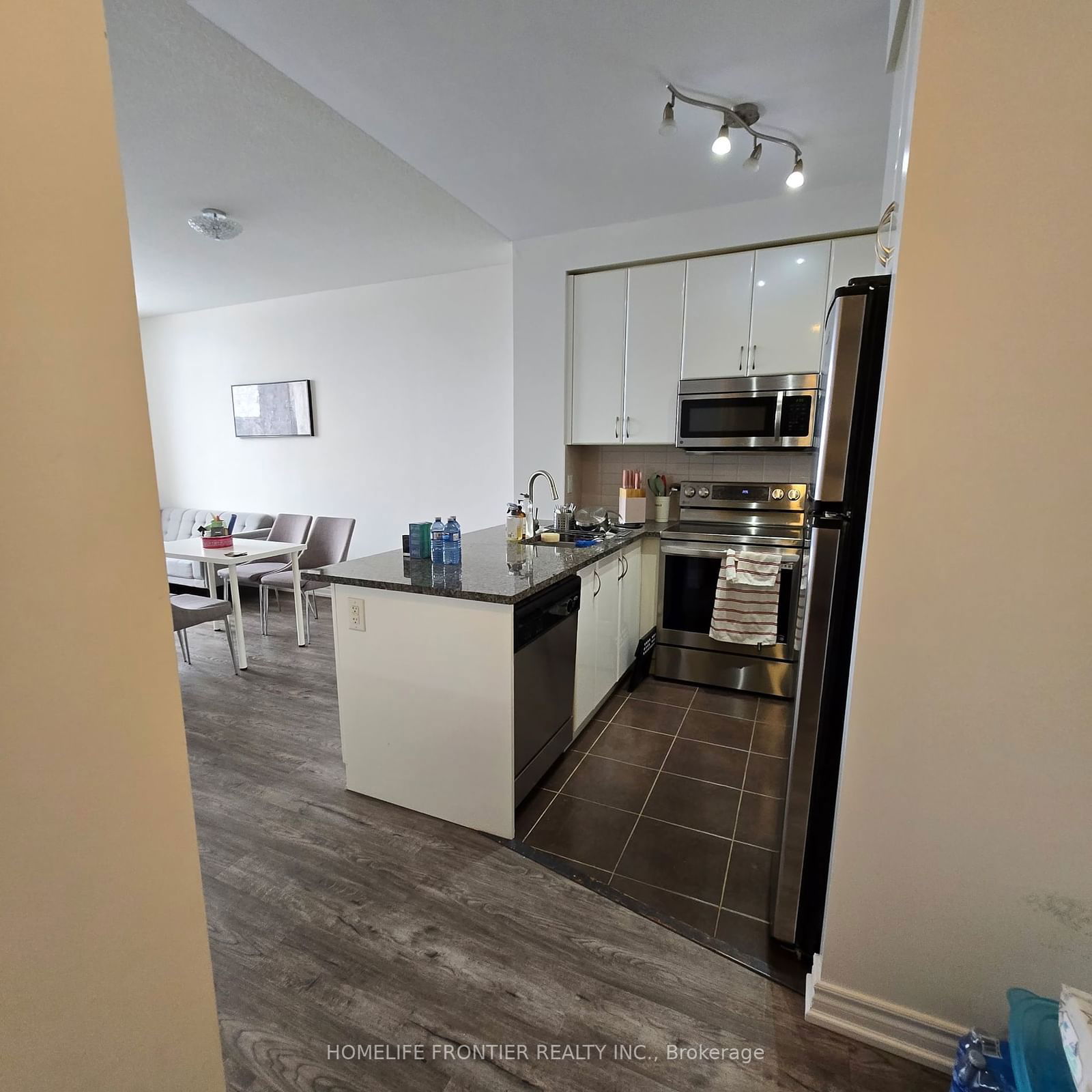 9245 Jane St, unit 312 for rent