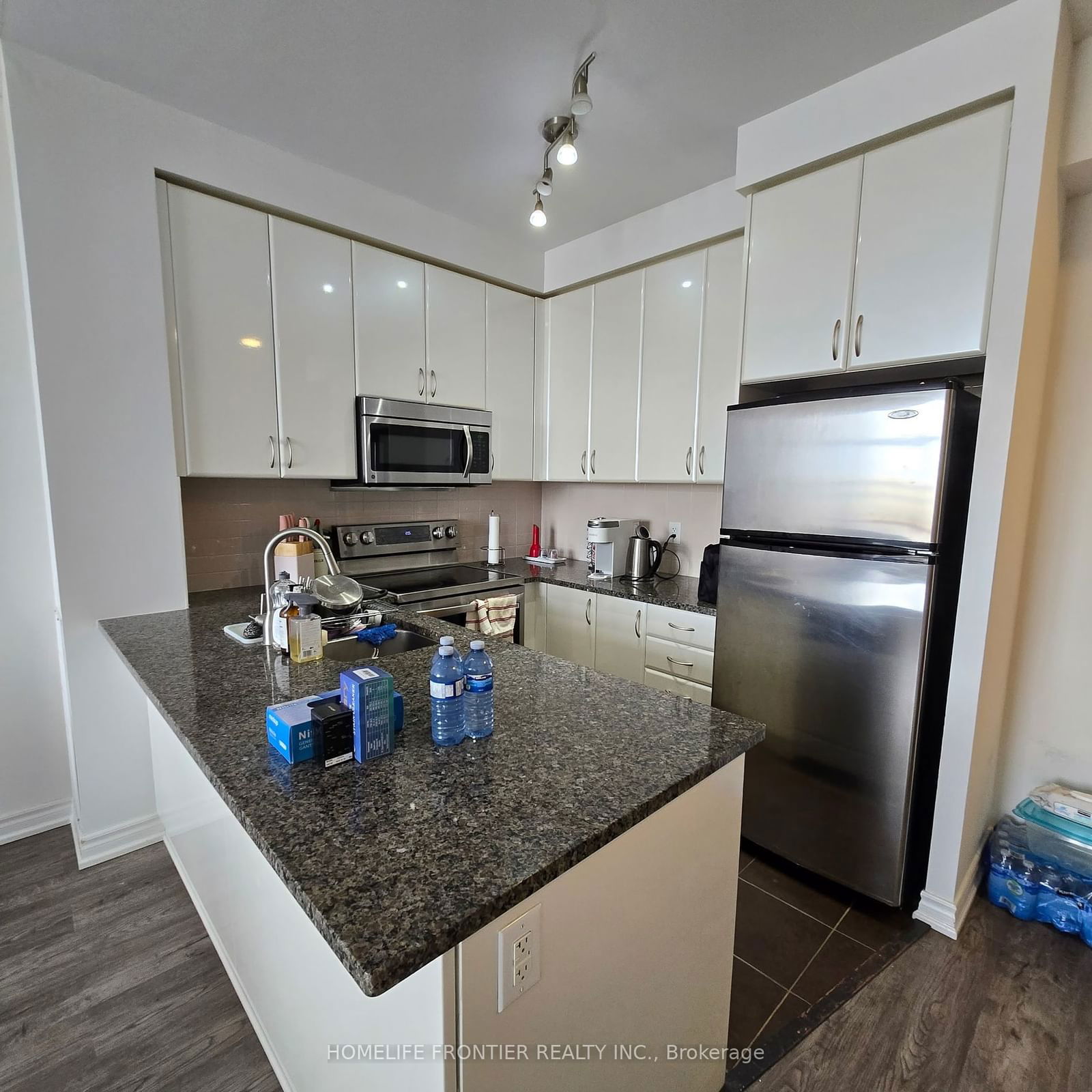 9245 Jane St, unit 312 for rent