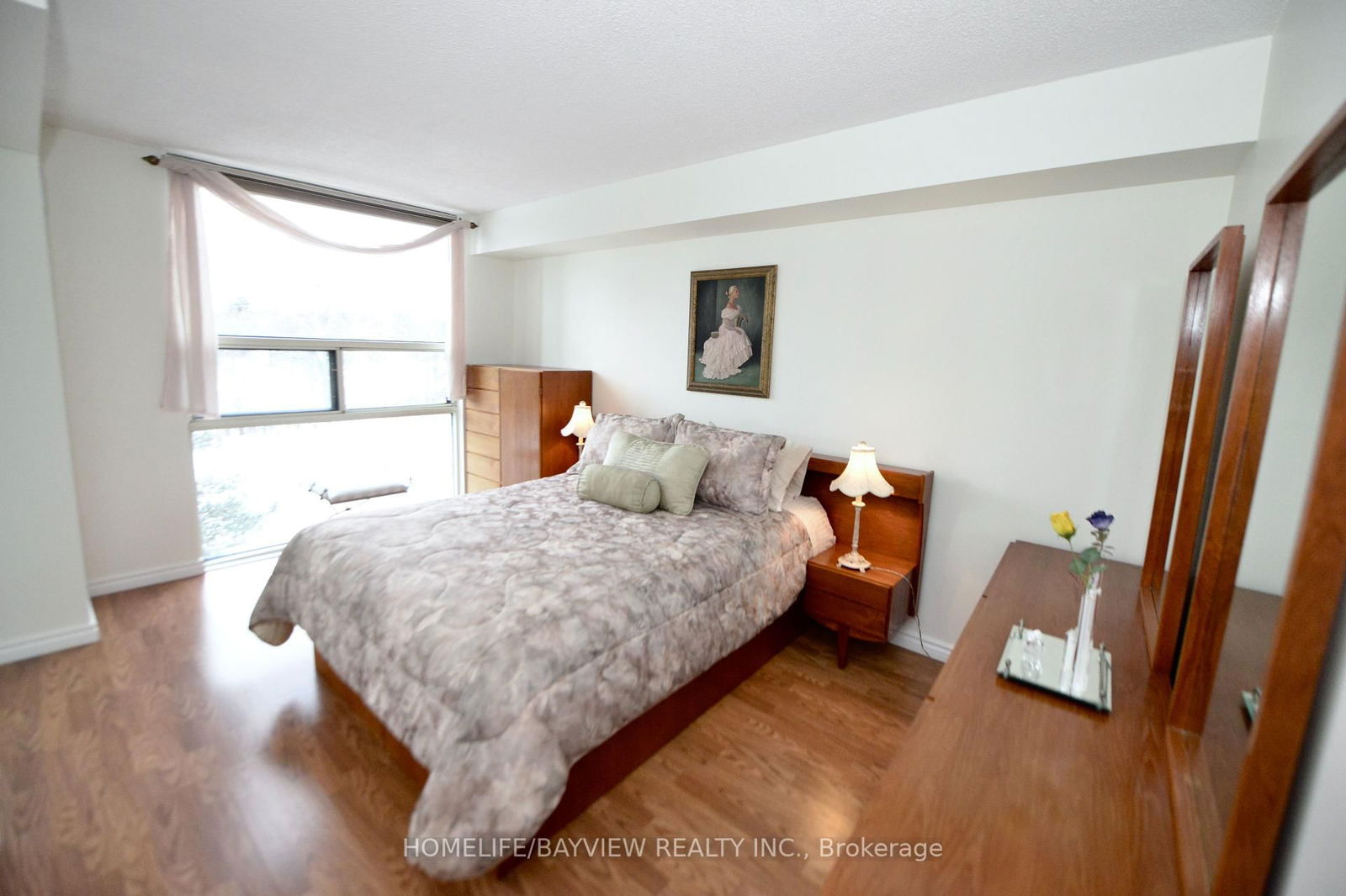 40 Harding Blvd W, unit 417 for sale