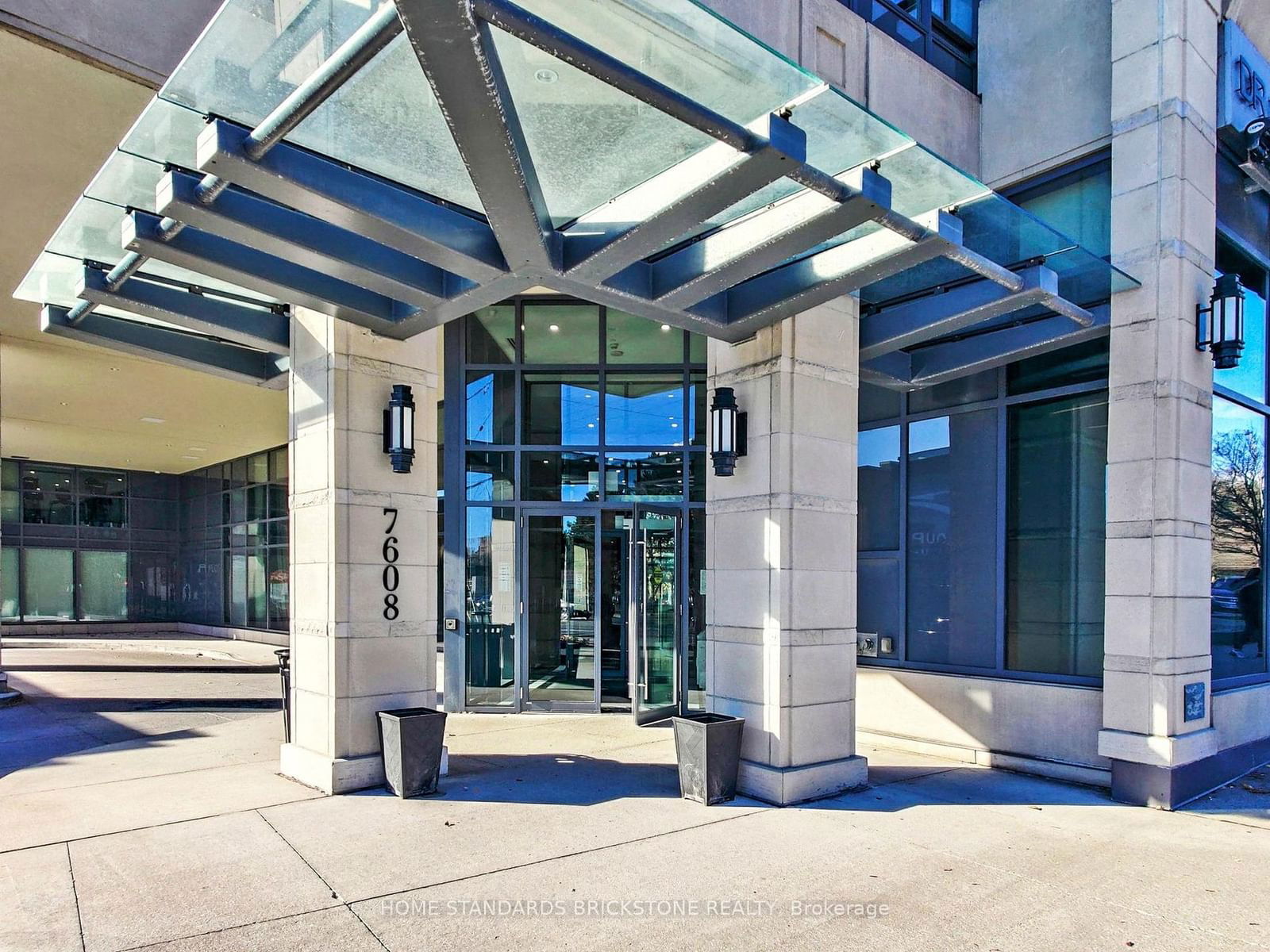 7608 Yonge St, unit 427 for sale