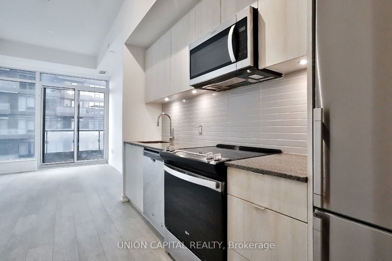 8868 Yonge St, unit 702E for sale