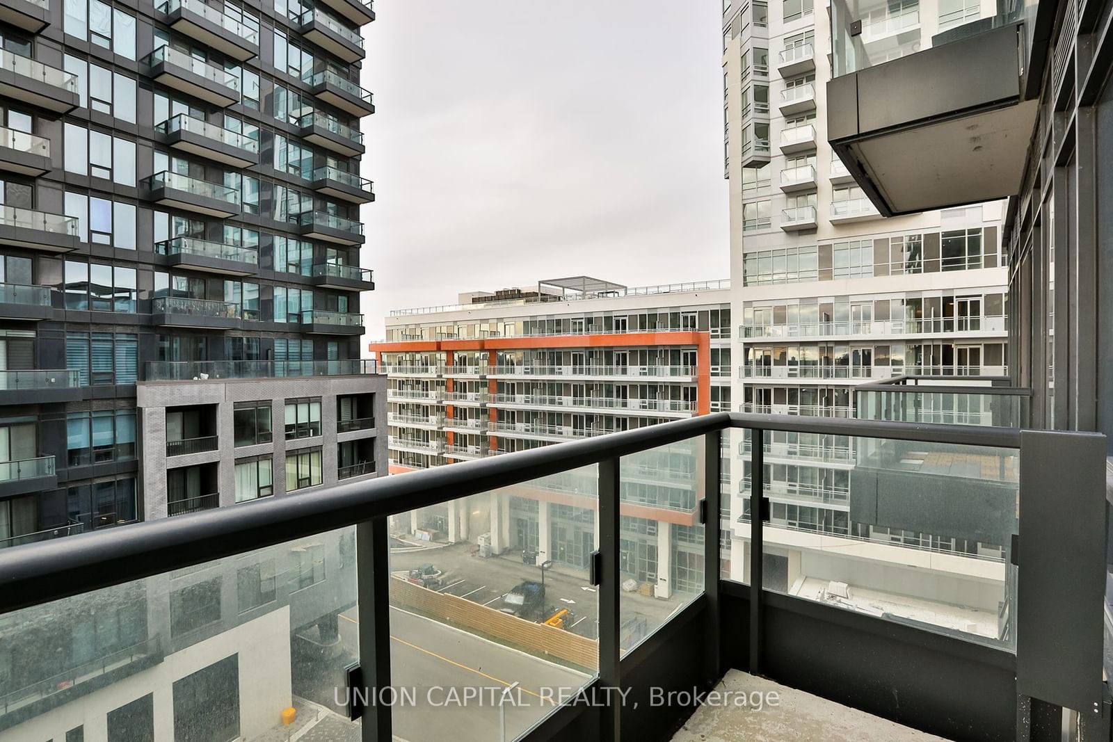 8868 Yonge St, unit 702E for sale