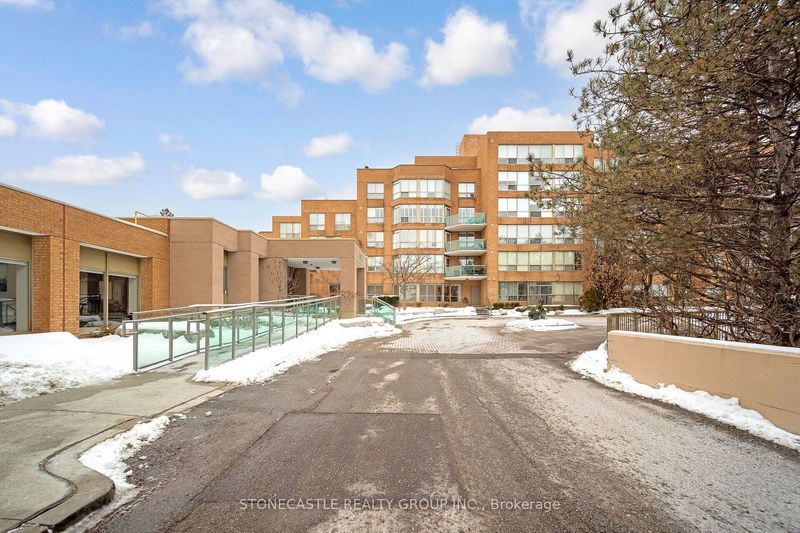 14924 Yonge St, unit 218 for sale