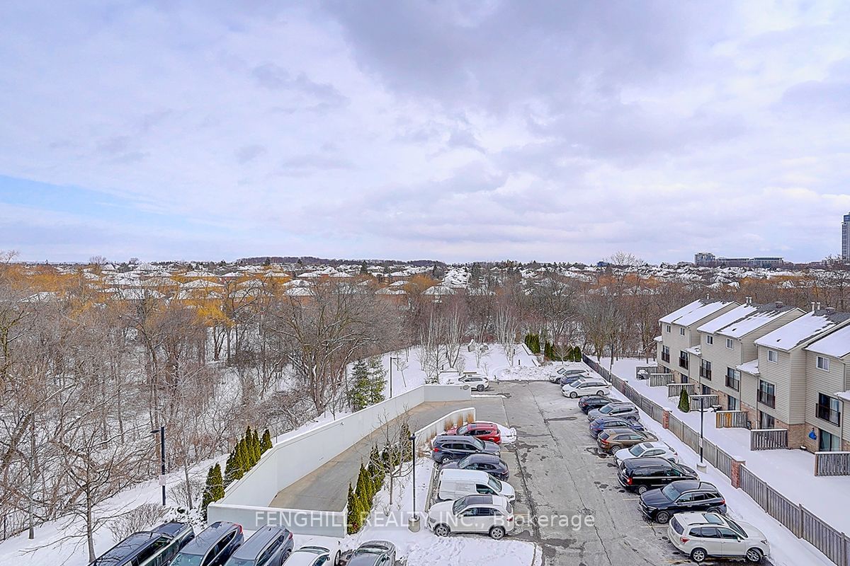 8763 Bayview Ave, unit 506 for sale