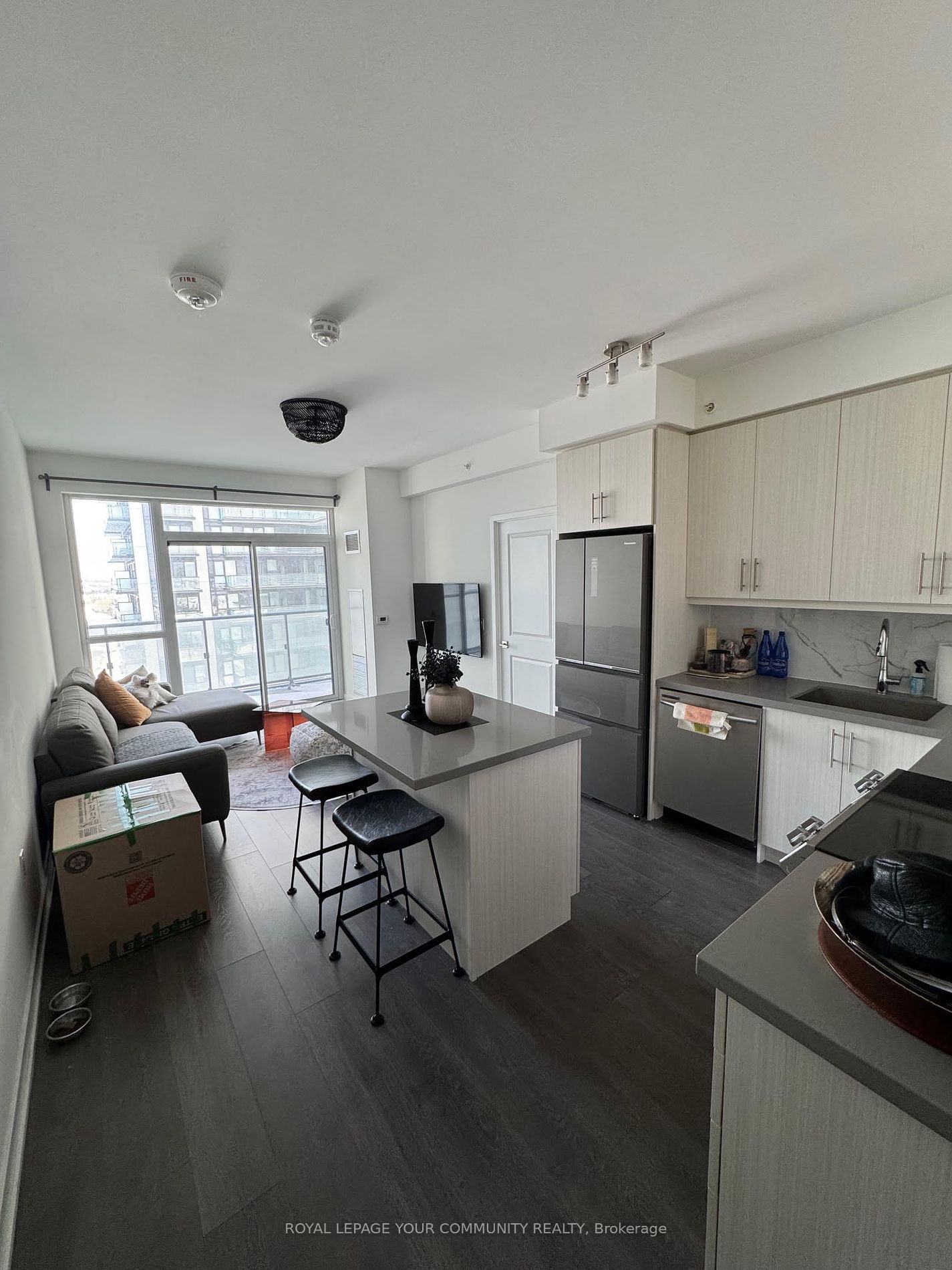 75 Oneida Cres, unit 1403 for rent