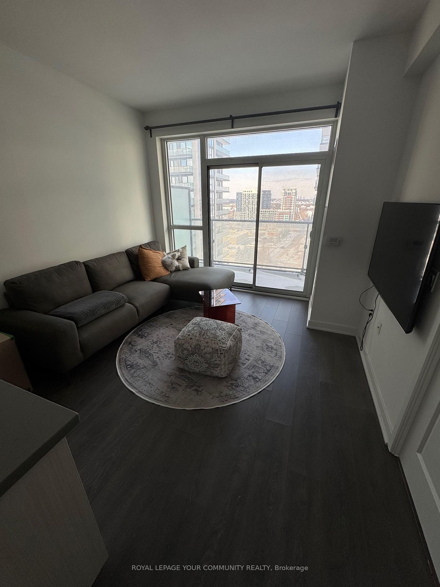 75 Oneida Cres, unit 1403 for rent