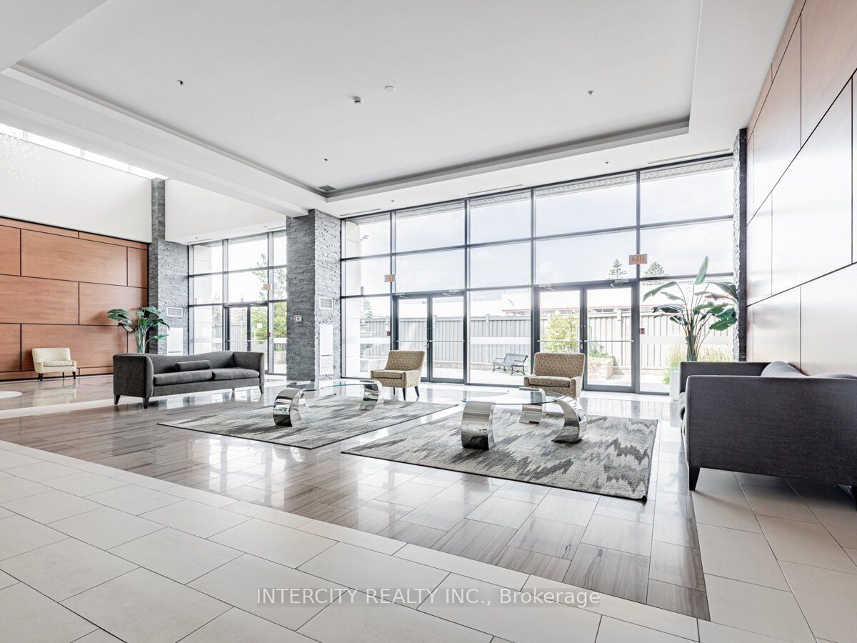 12 Woodstream Blvd, unit 412 for sale