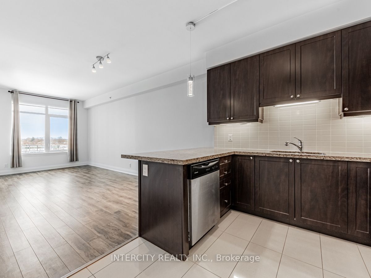 12 Woodstream Blvd, unit 412 for sale