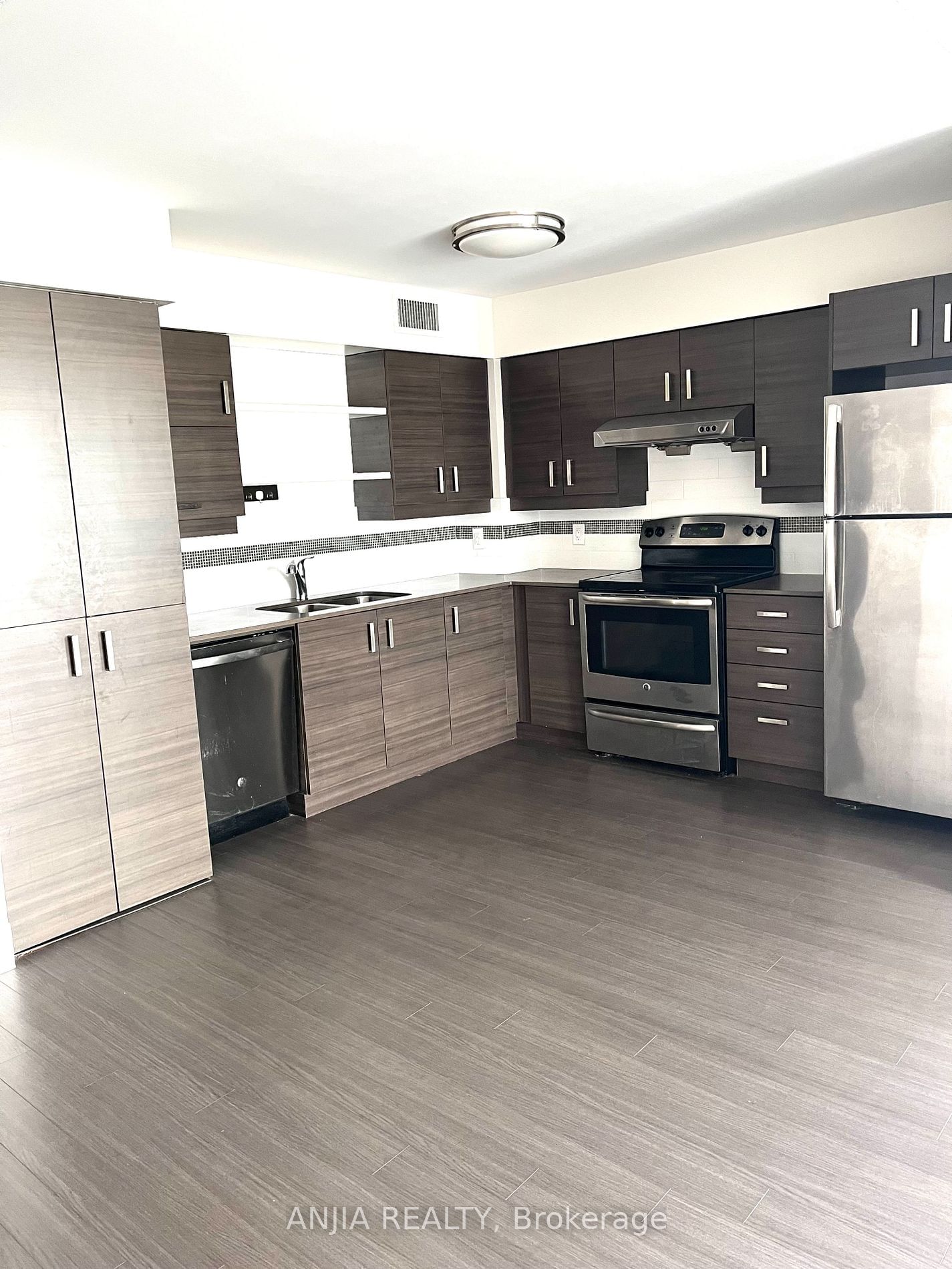 8200 Birchmount Rd, unit 1802 for rent