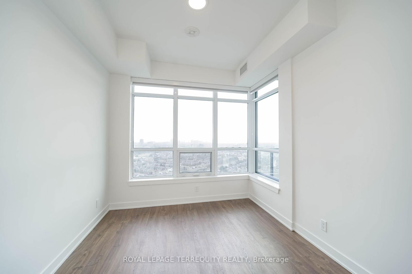 50 Upper Mall Way, unit 2612 for sale