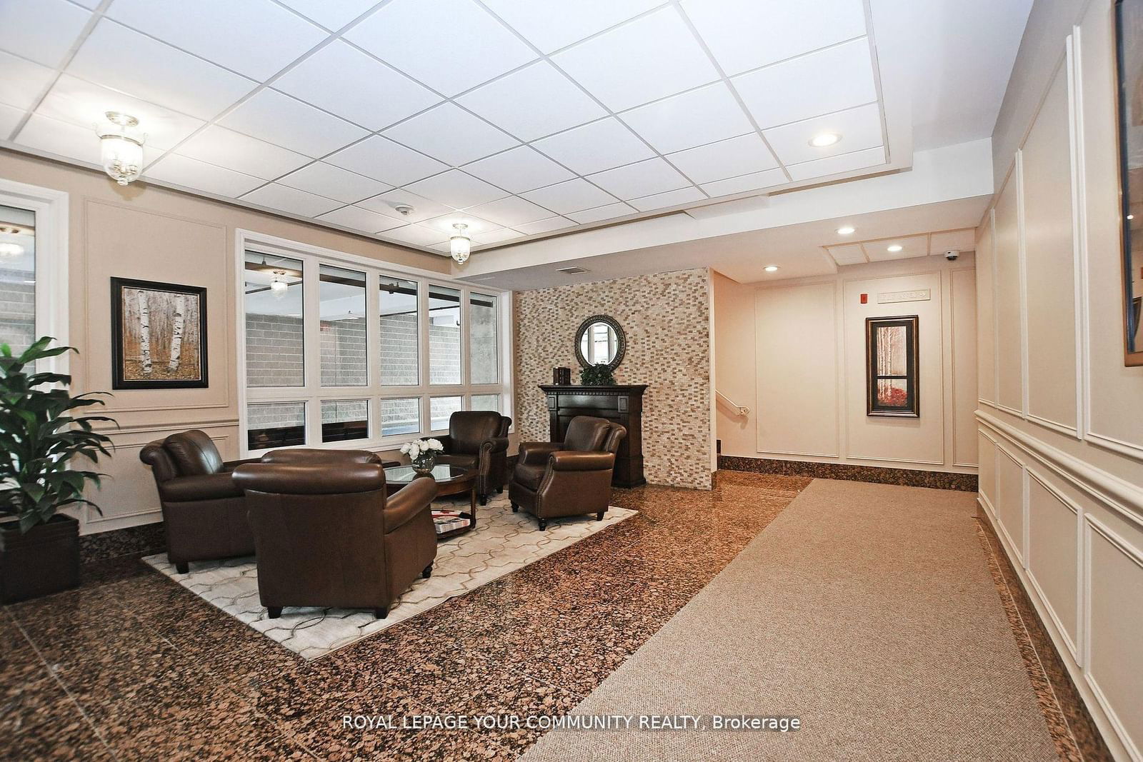 15450 Yonge St, unit 306 for sale