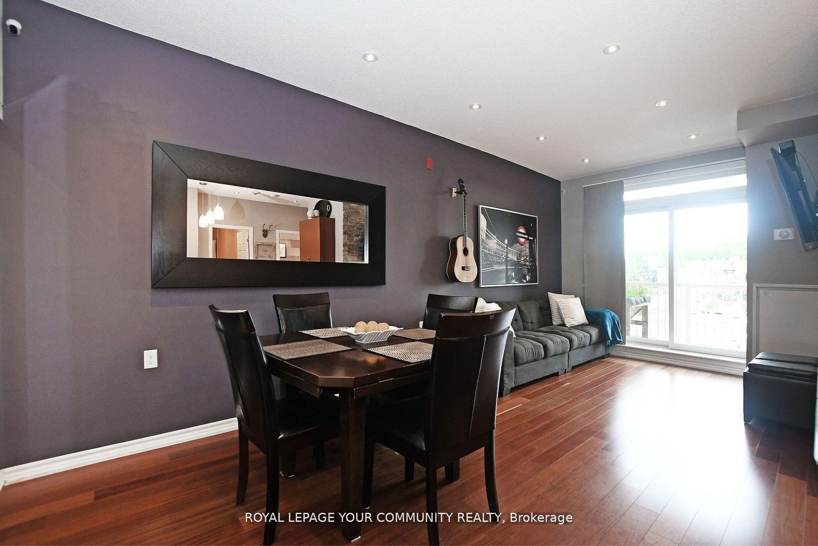 15450 Yonge St, unit 306 for sale