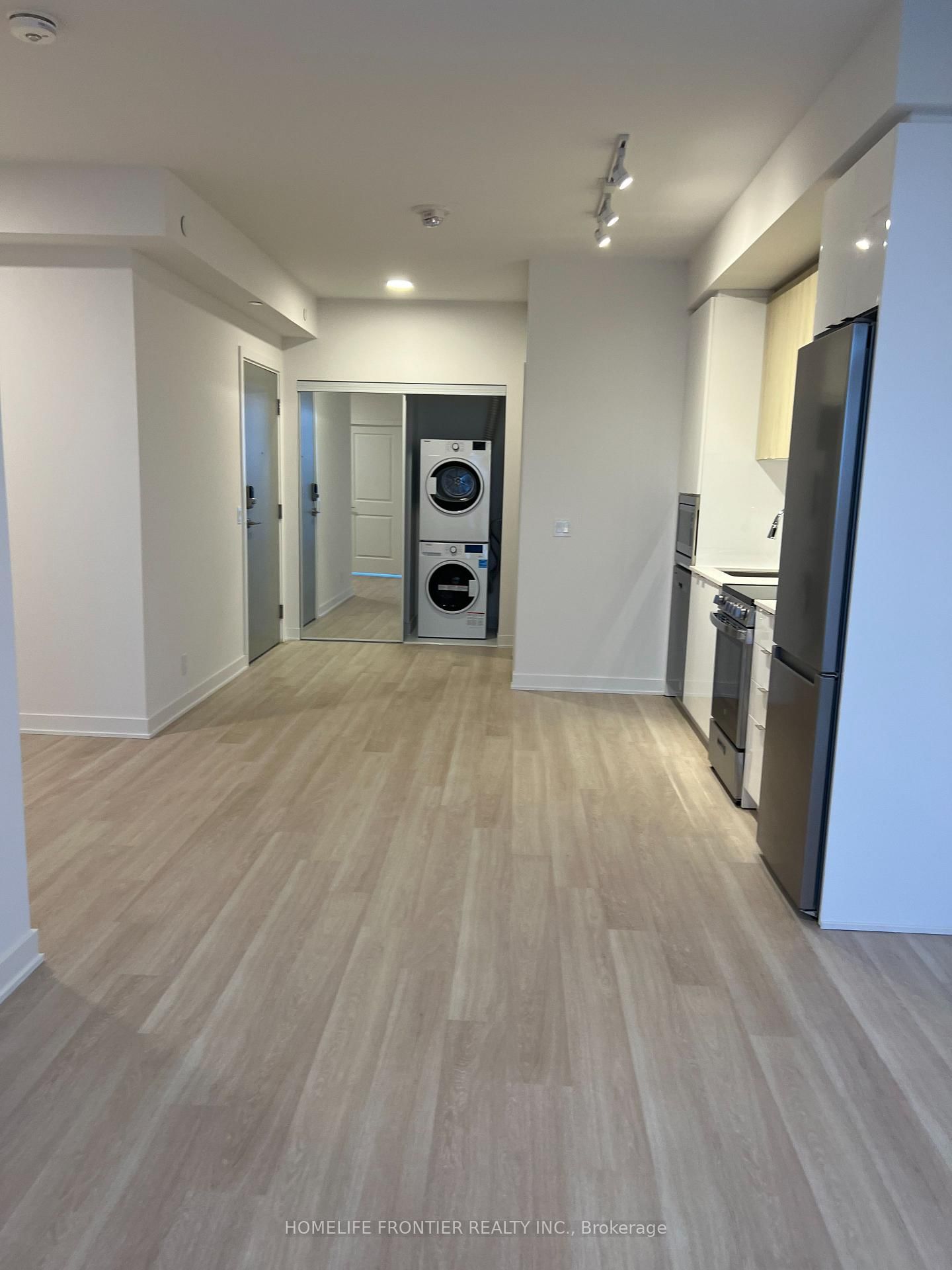 30 Upper Mall Way, unit 2201 for rent