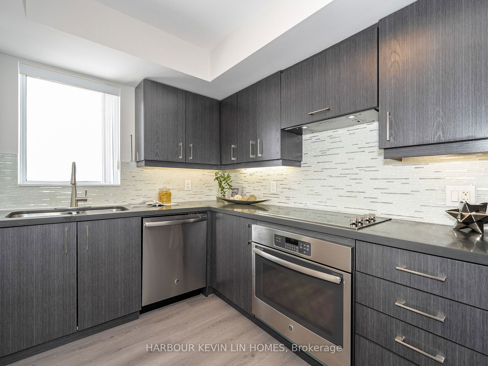 18 Uptown Dr, unit 1910 for sale