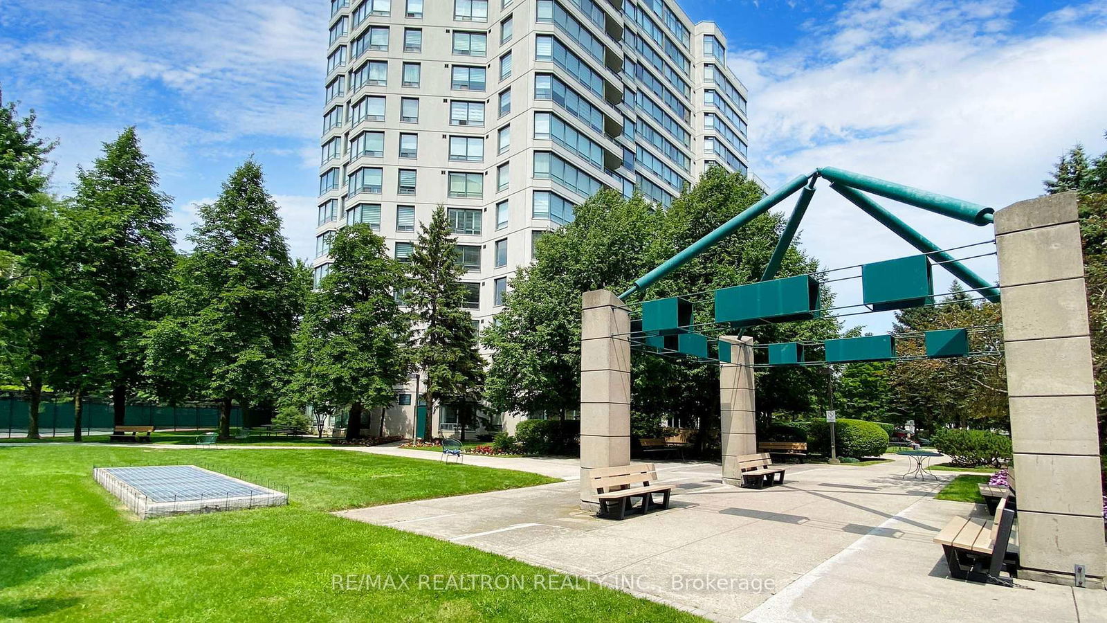 110 Promenade Circ S, unit 504 for sale