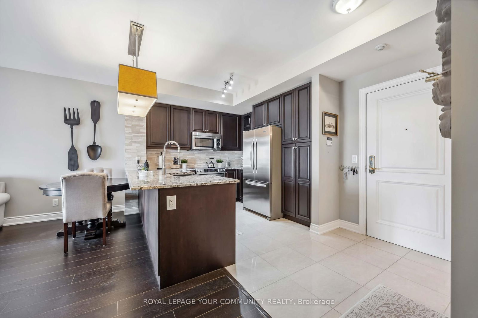 9245 Jane St, unit 1209 for sale