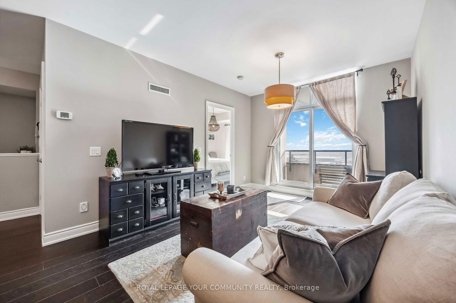 9245 Jane St, unit 1209 for sale