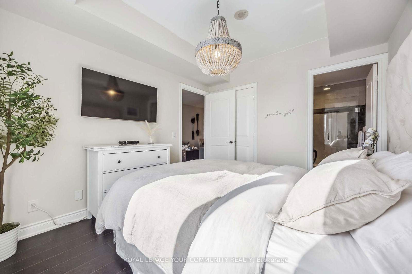 9245 Jane St, unit 1209 for sale