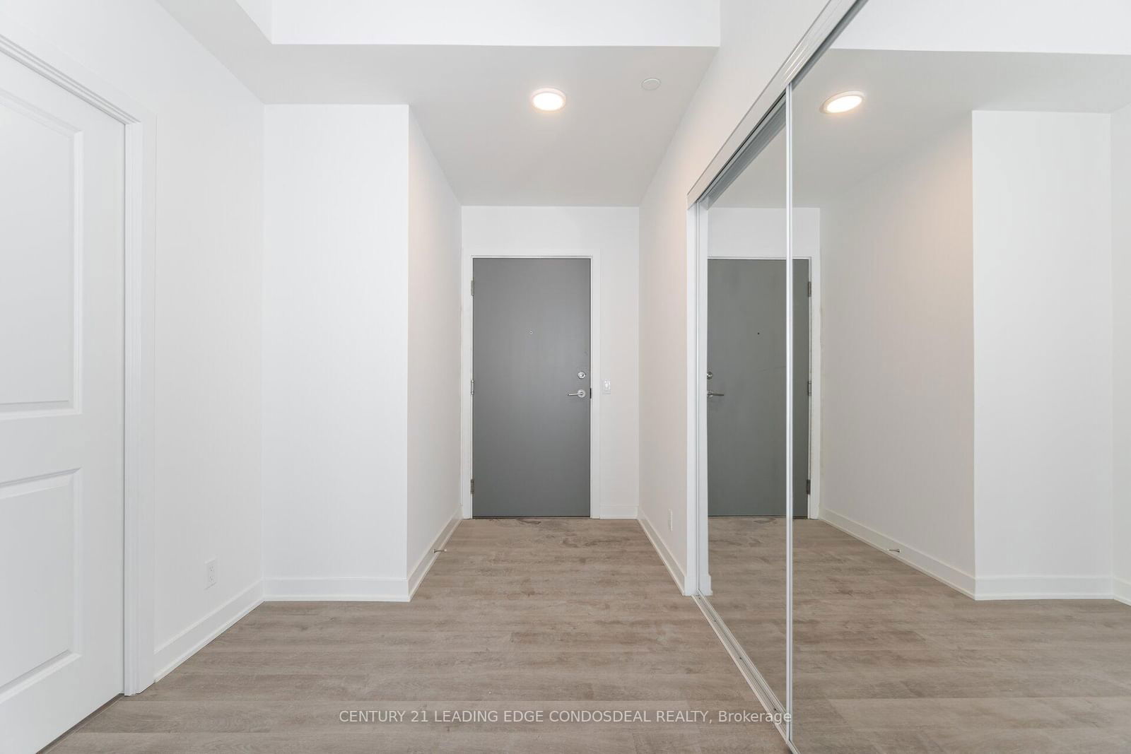 30 Upper Mall Way, unit PH03 for rent