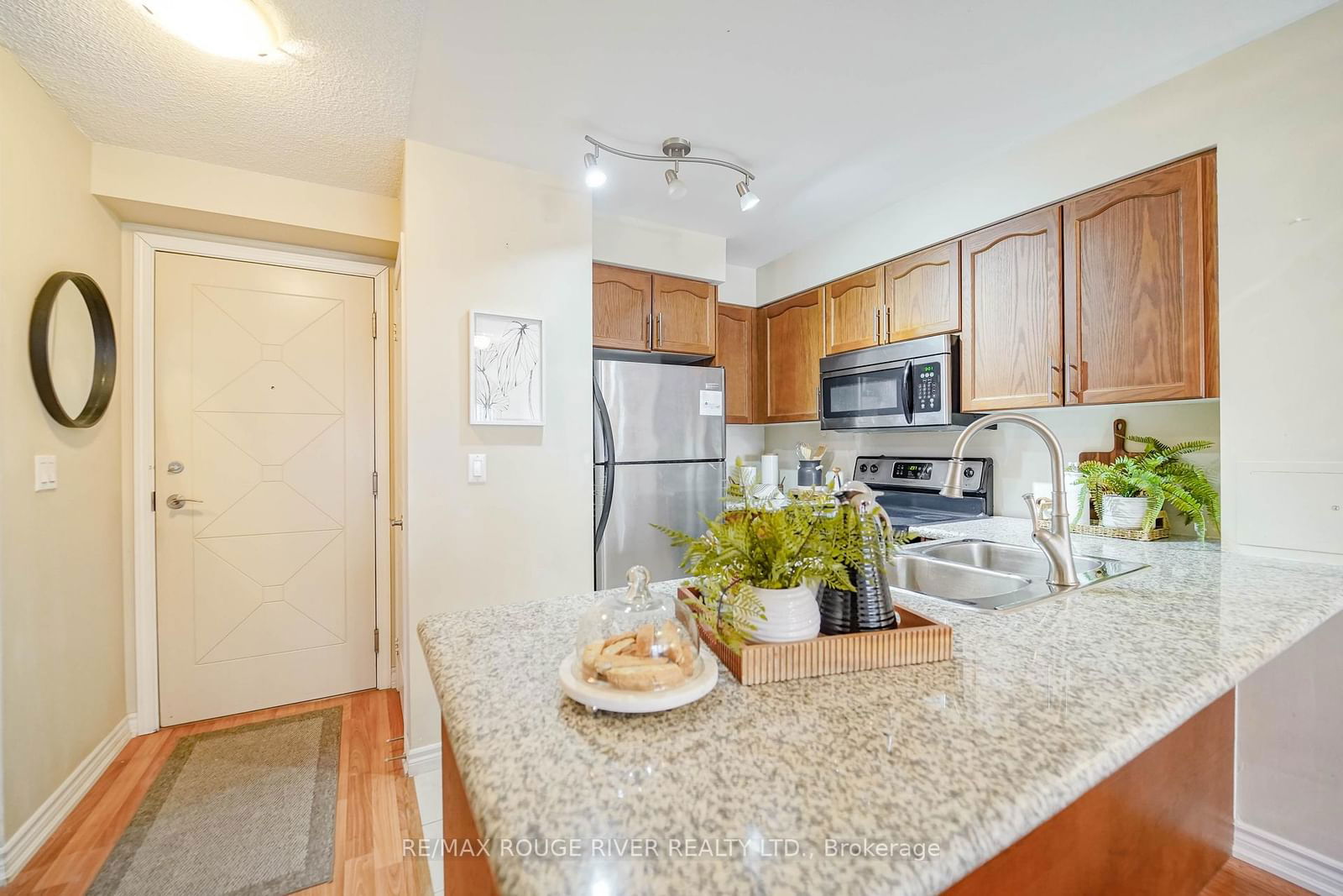 18 Harding Blvd, unit 425 for sale