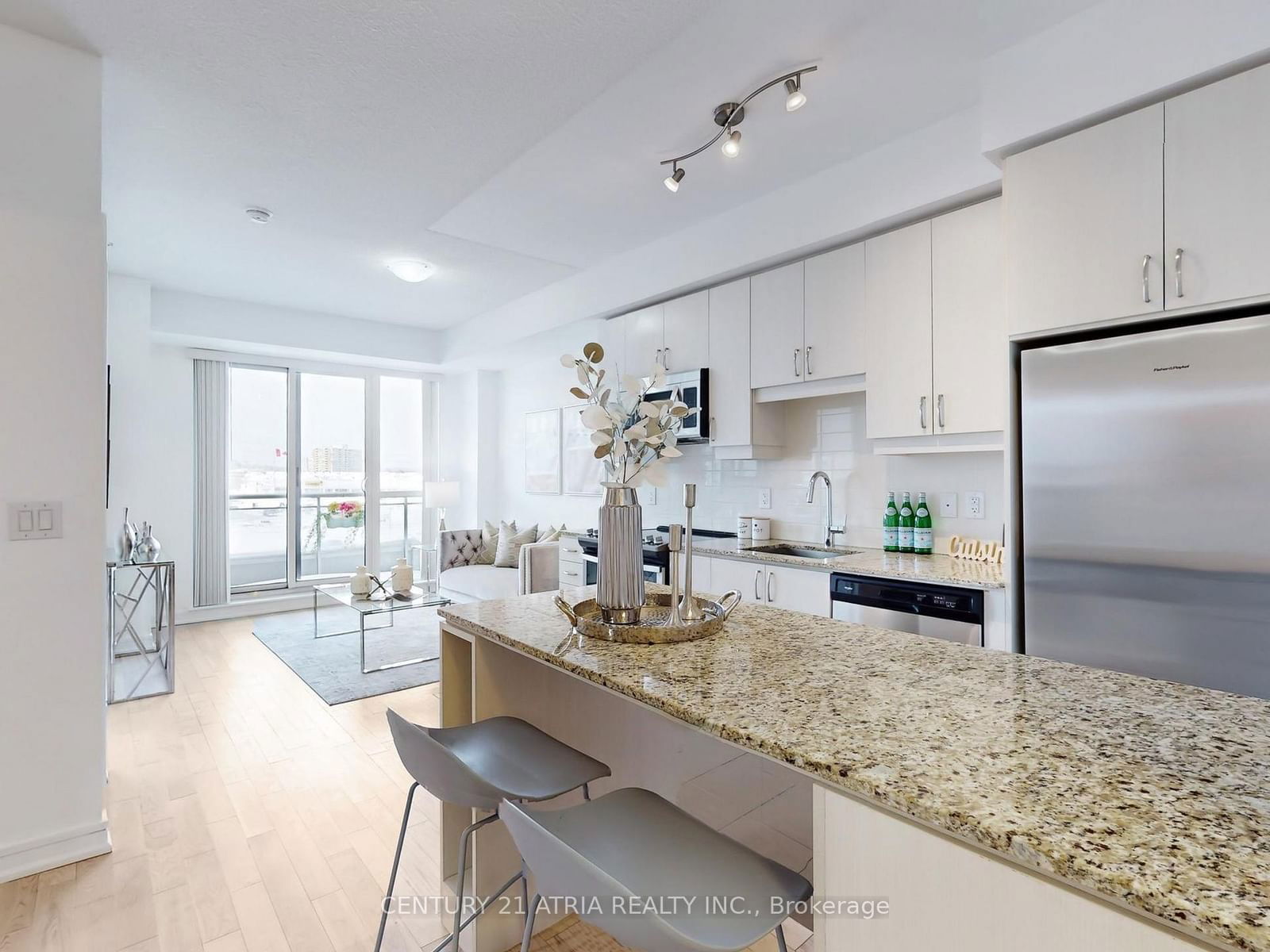 9201 Yonge St, unit Nw403 for sale