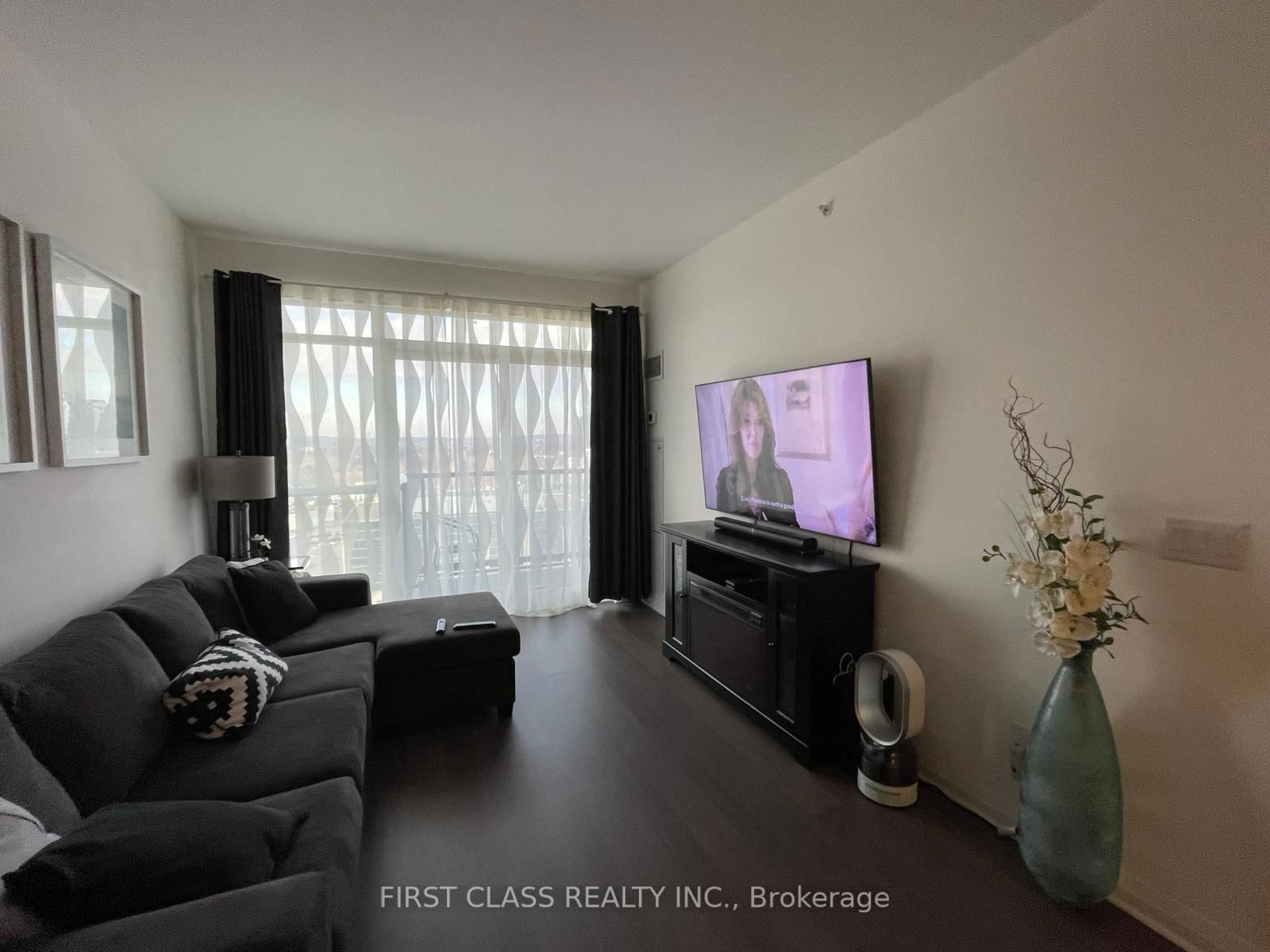 55 Oneida Cres, unit 1106 for rent