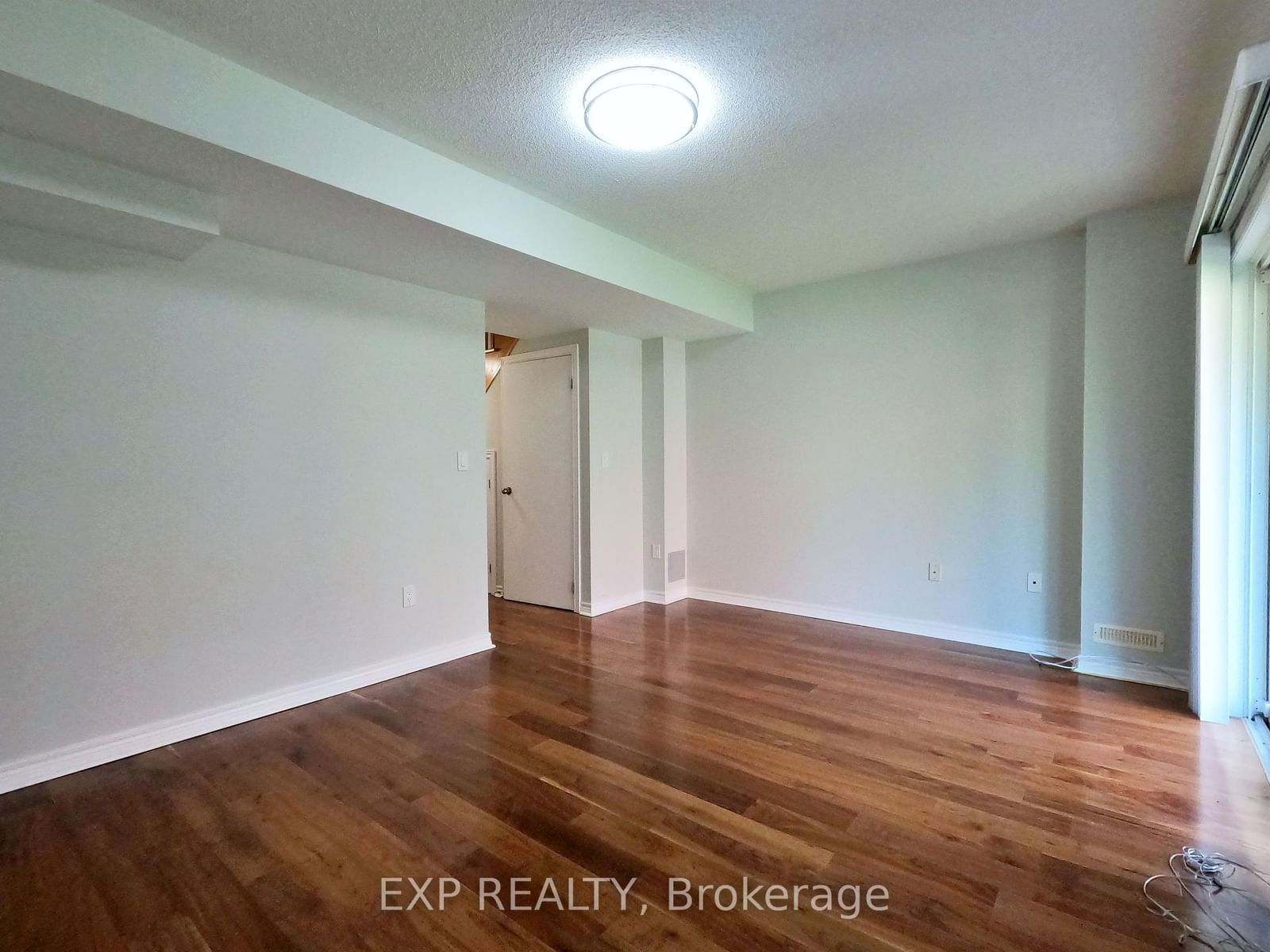 9133 Bayview Ave, unit 90 for rent