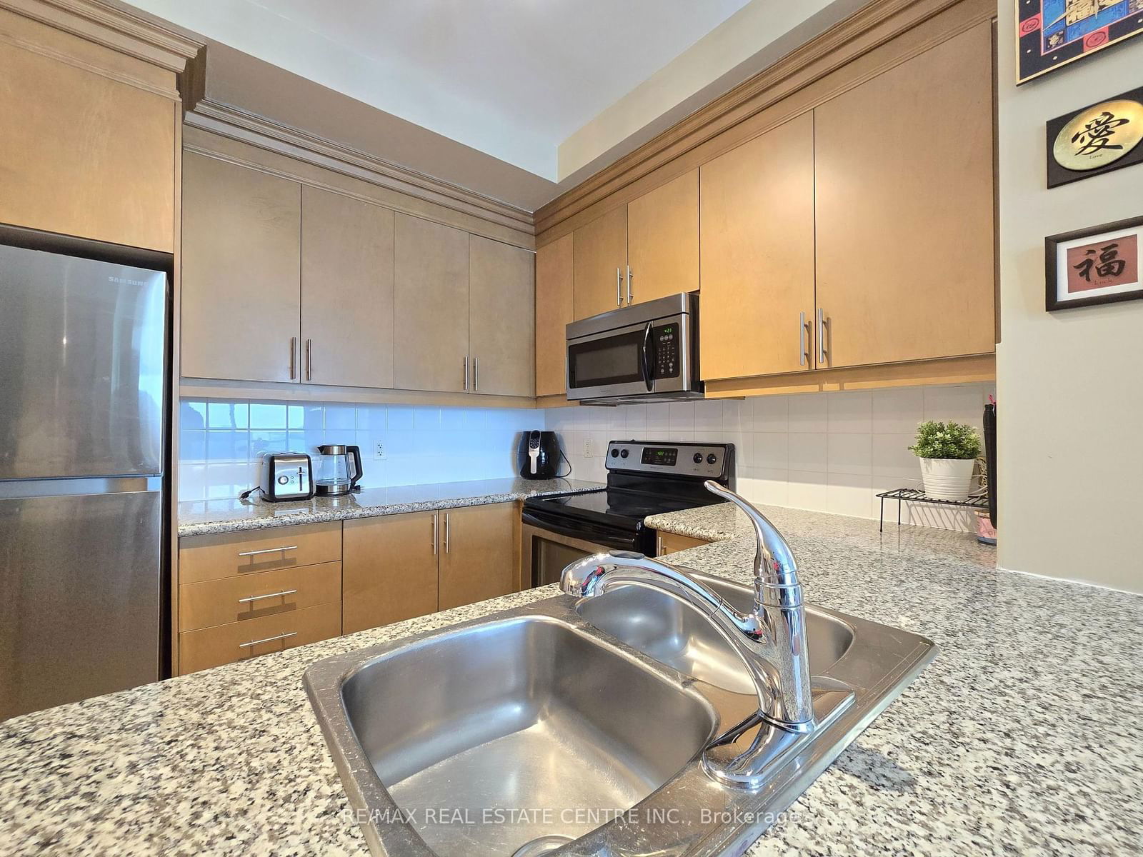 18 Harding Blvd, unit PH207 for sale