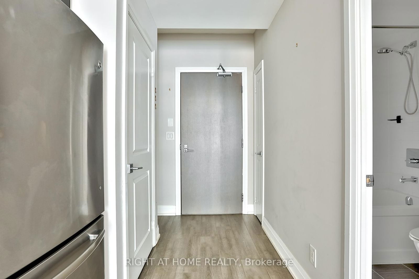 7165 Yonge St, unit 1505 for sale