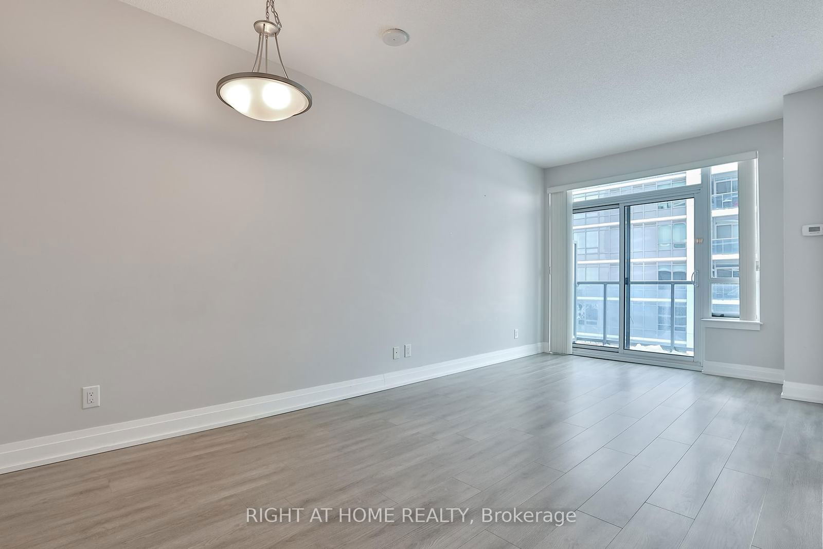 7165 Yonge St, unit 1505 for sale