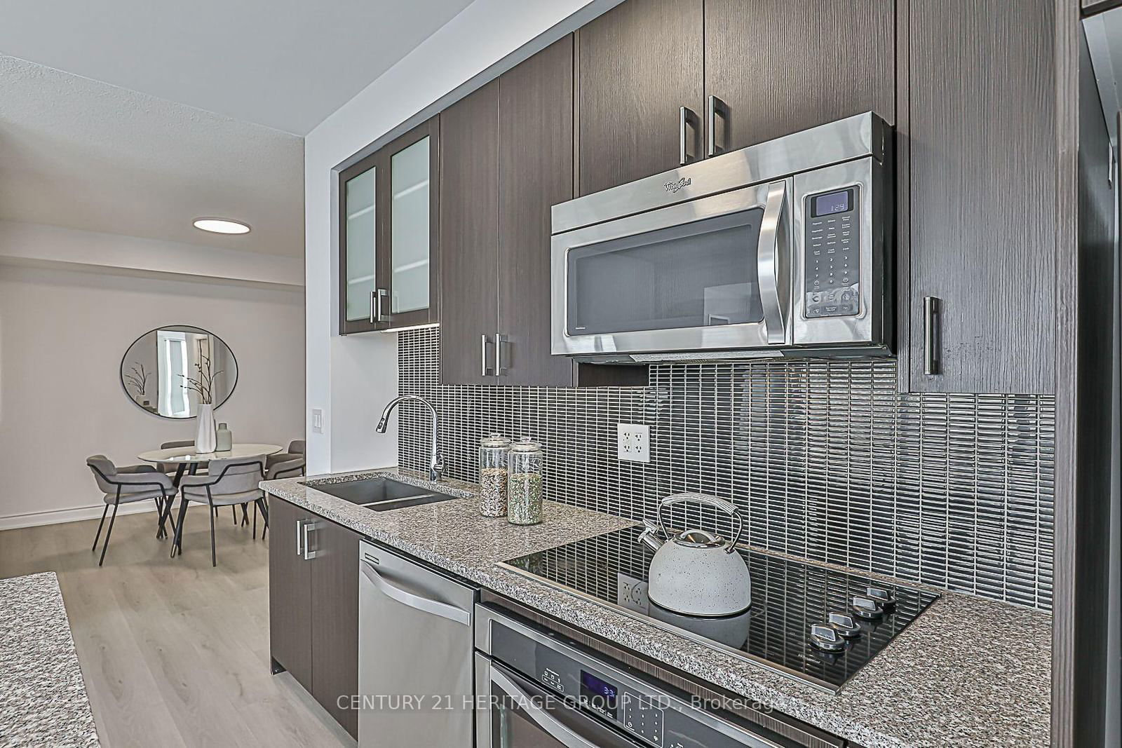 9090 Yonge St, unit 1202B for sale