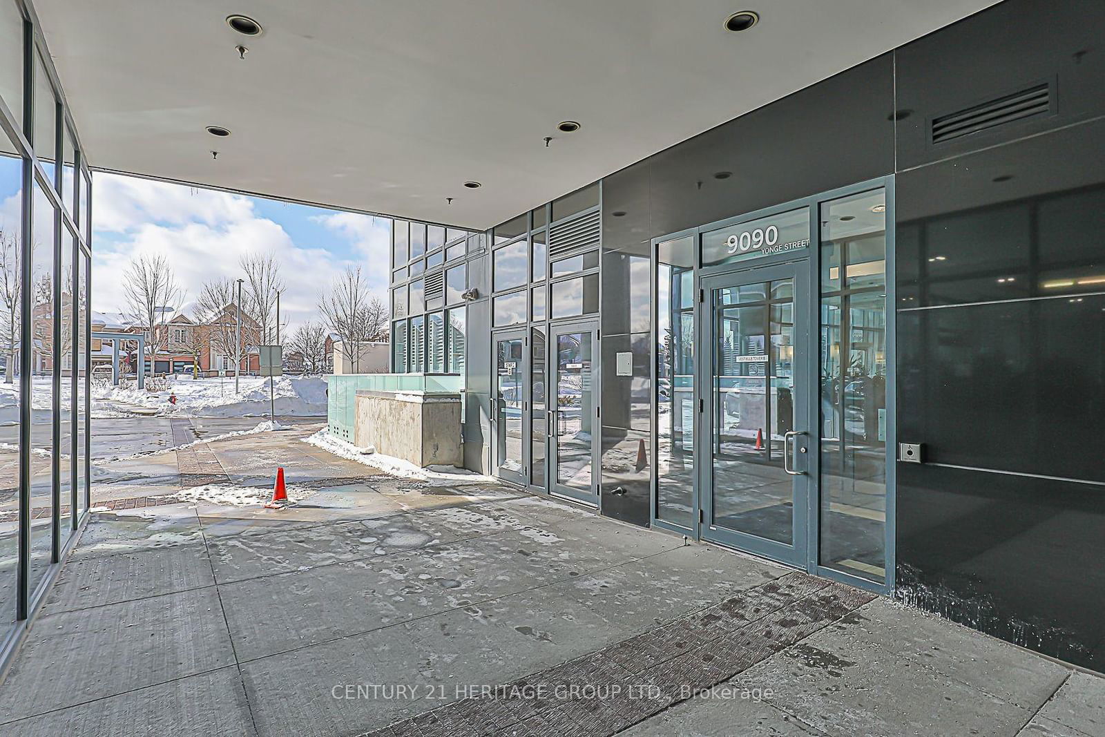 9090 Yonge St, unit 1202B for sale