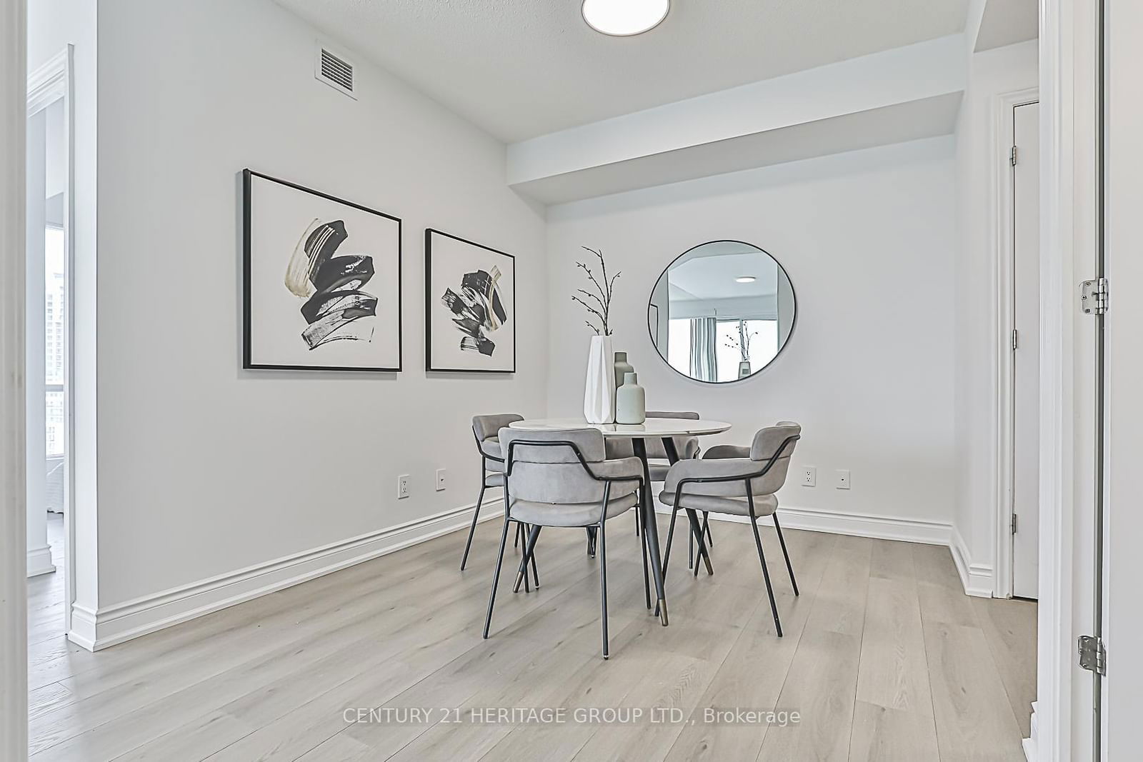 9090 Yonge St, unit 1202B for sale