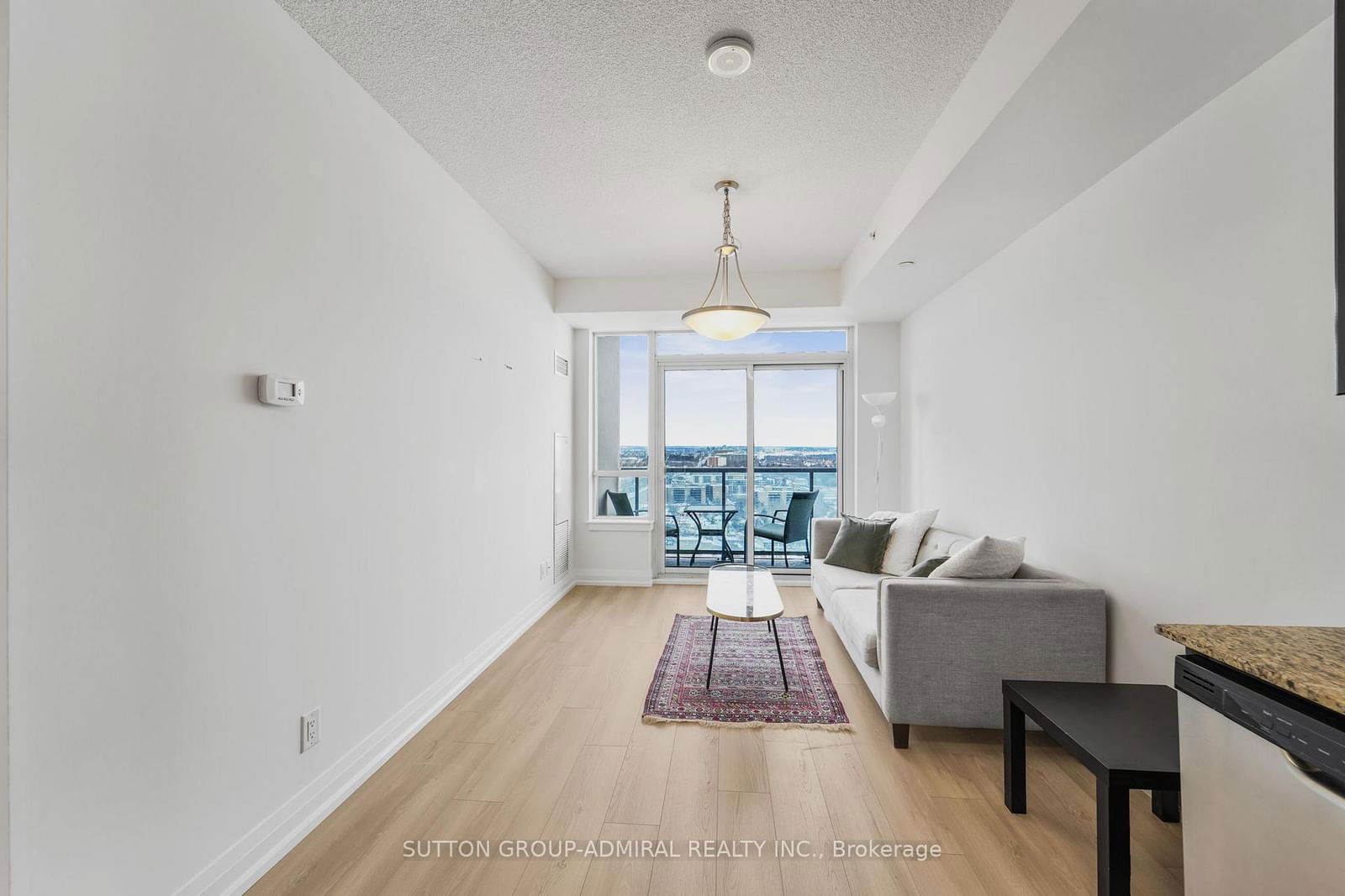 7165 Yonge St, unit 1415 for sale