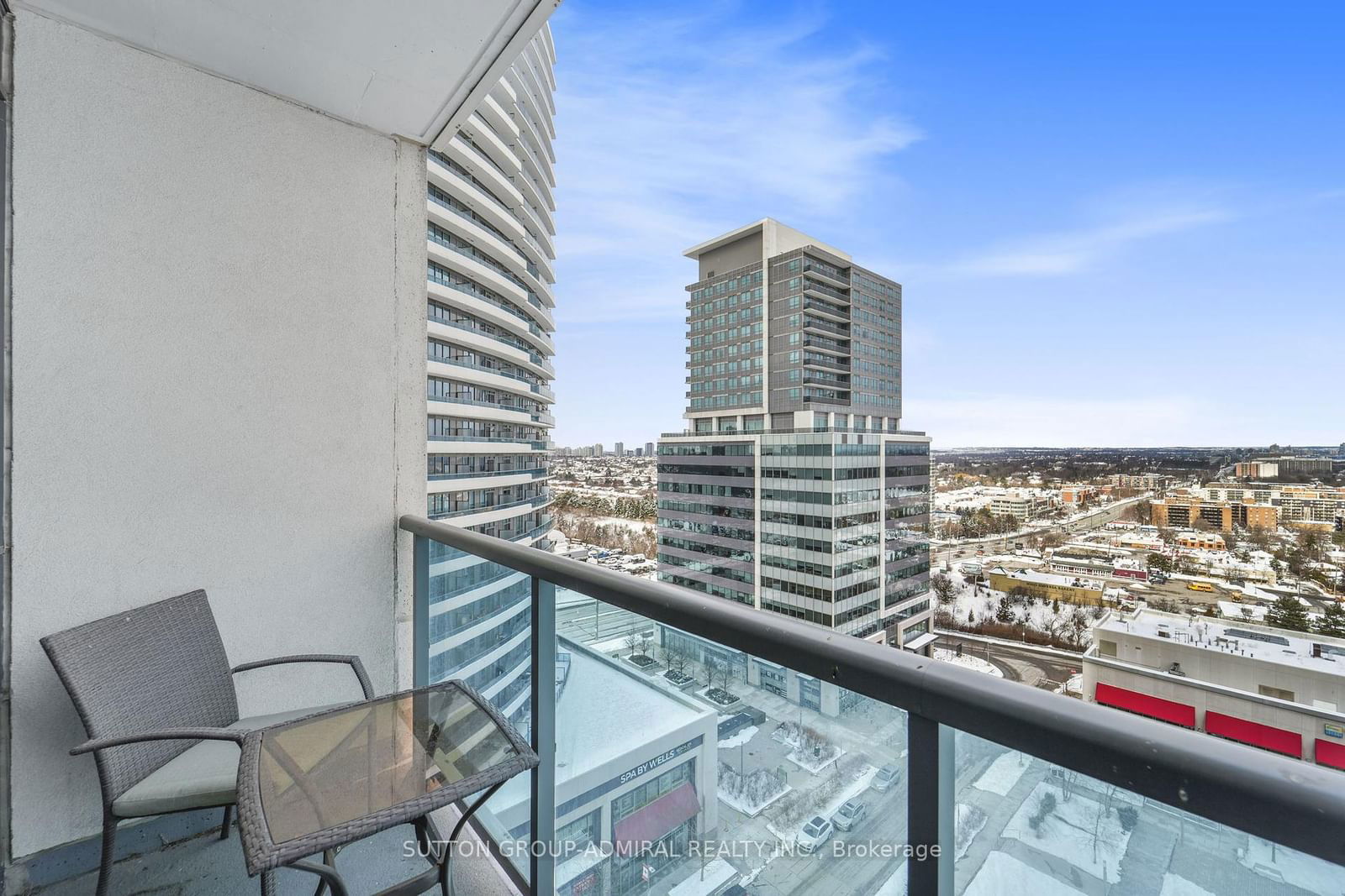 7165 Yonge St, unit 1415 for sale