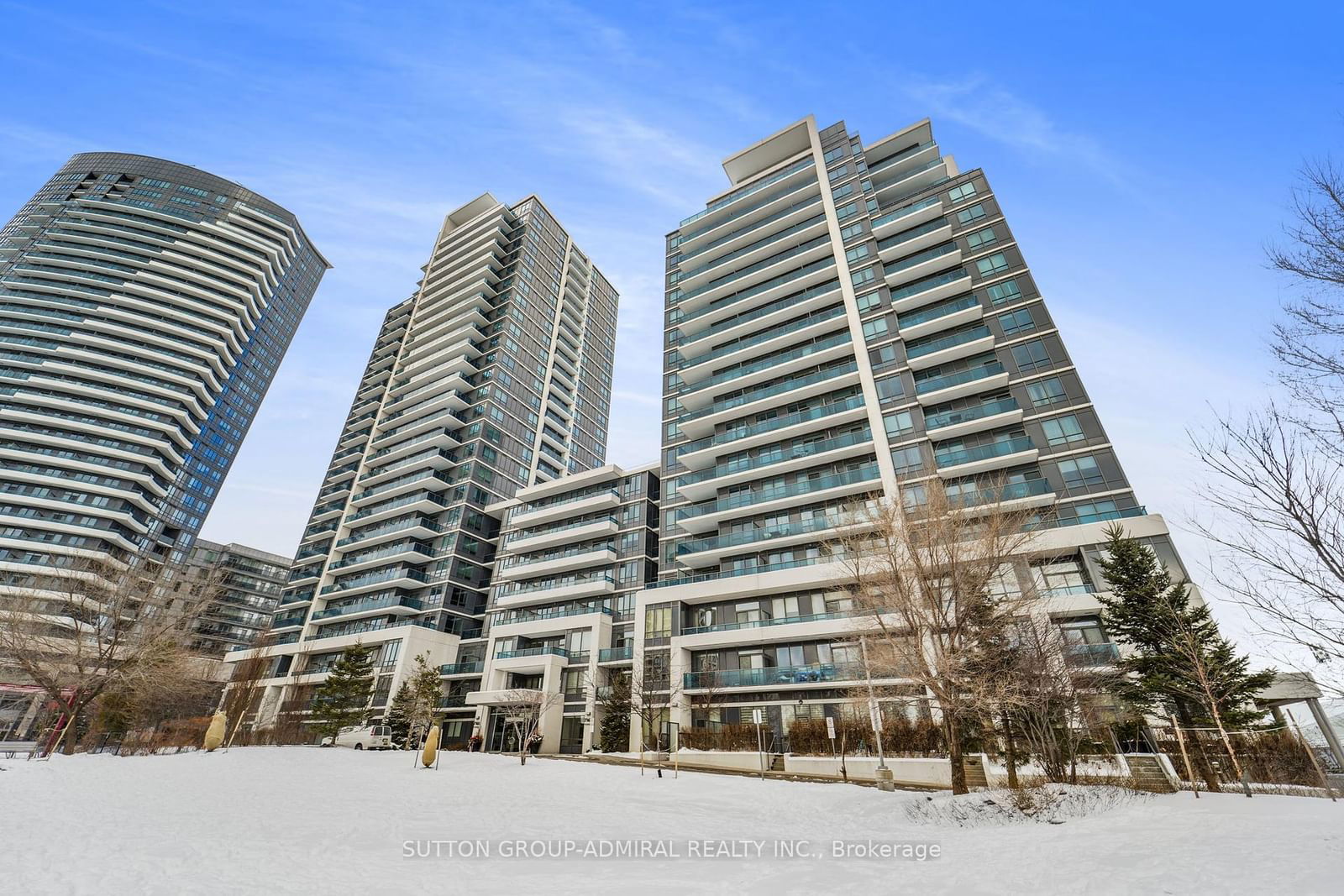 7165 Yonge St, unit 1415 for sale