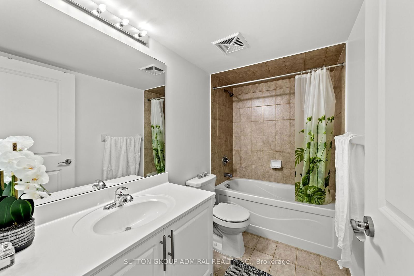 18 Harding Blvd W, unit 326 for sale