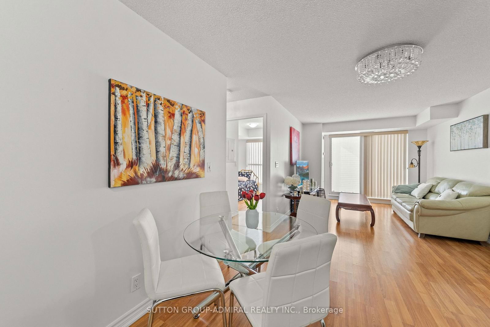 18 Harding Blvd W, unit 326 for sale