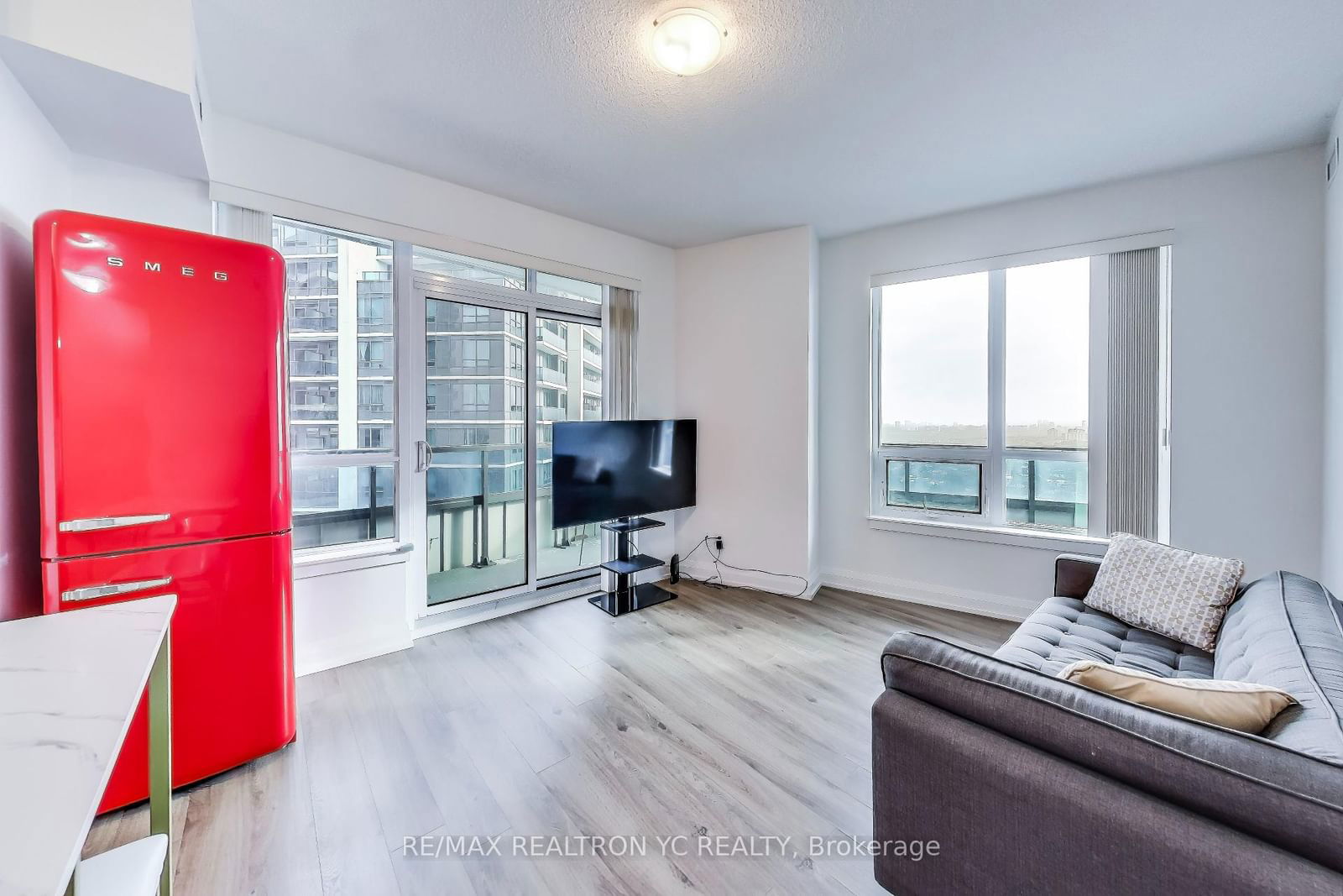 7161 Yonge St, unit 2031 for sale