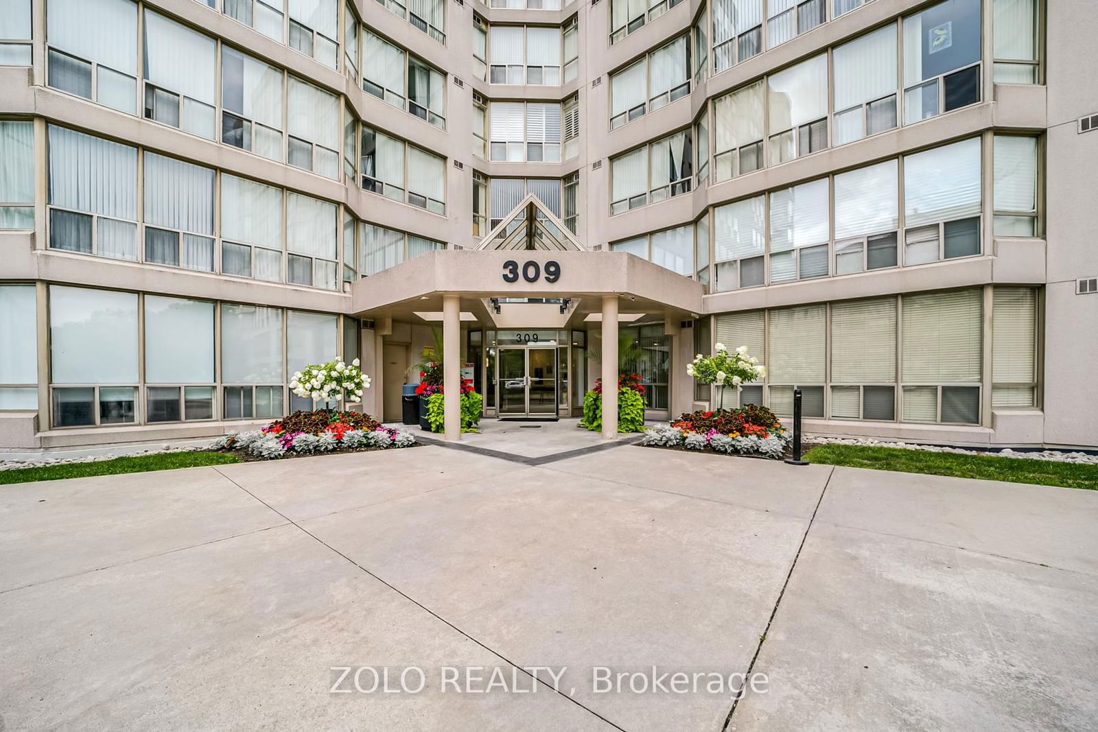 309 Major Mackenzie Dr E, unit 819 for sale