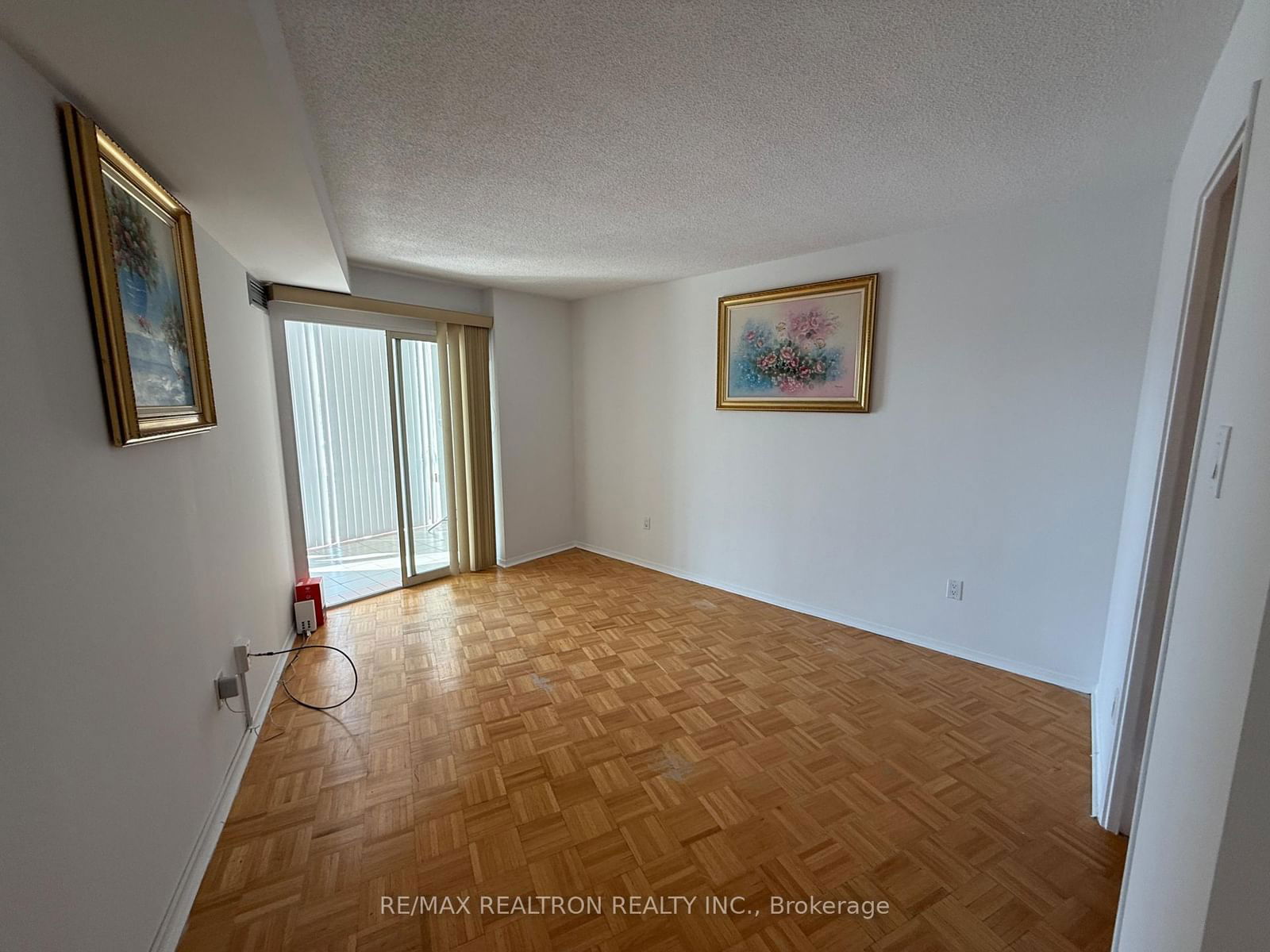 30 Harding Blvd, unit 408 for rent