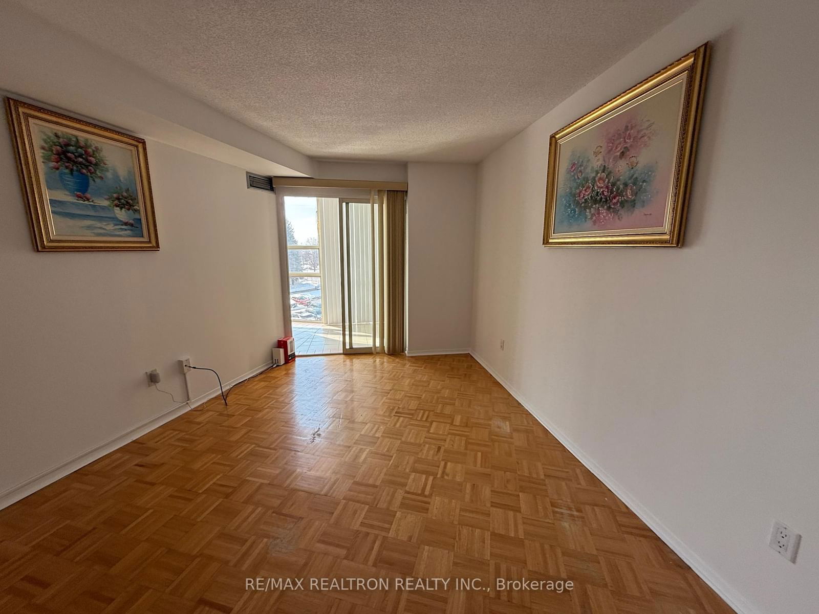 30 Harding Blvd, unit 408 for rent