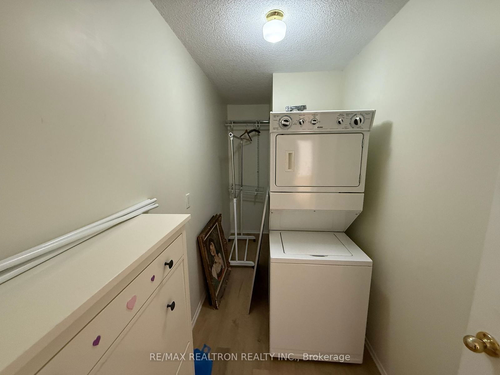 30 Harding Blvd, unit 408 for rent