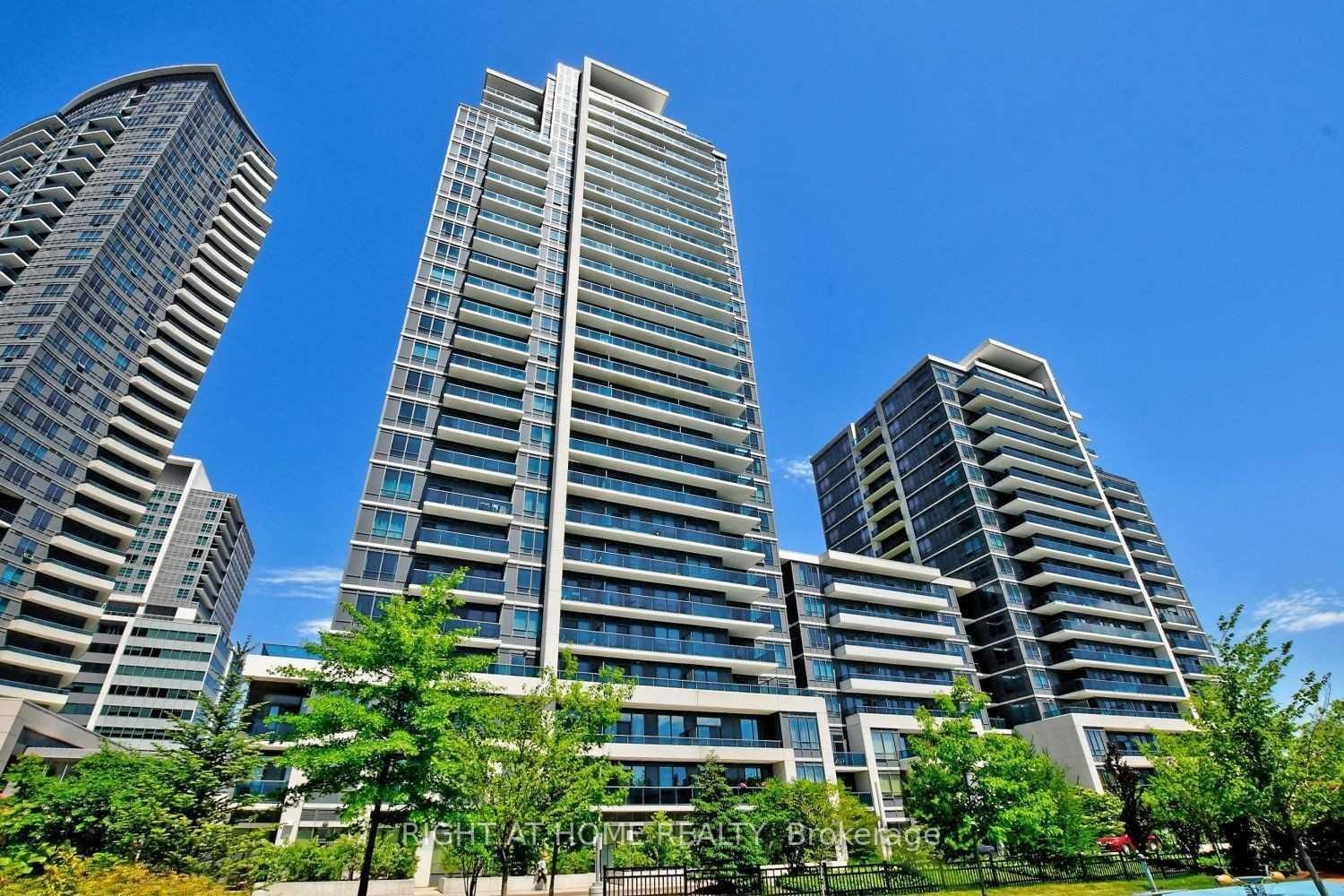 7165 Yonge St, unit 832 for rent