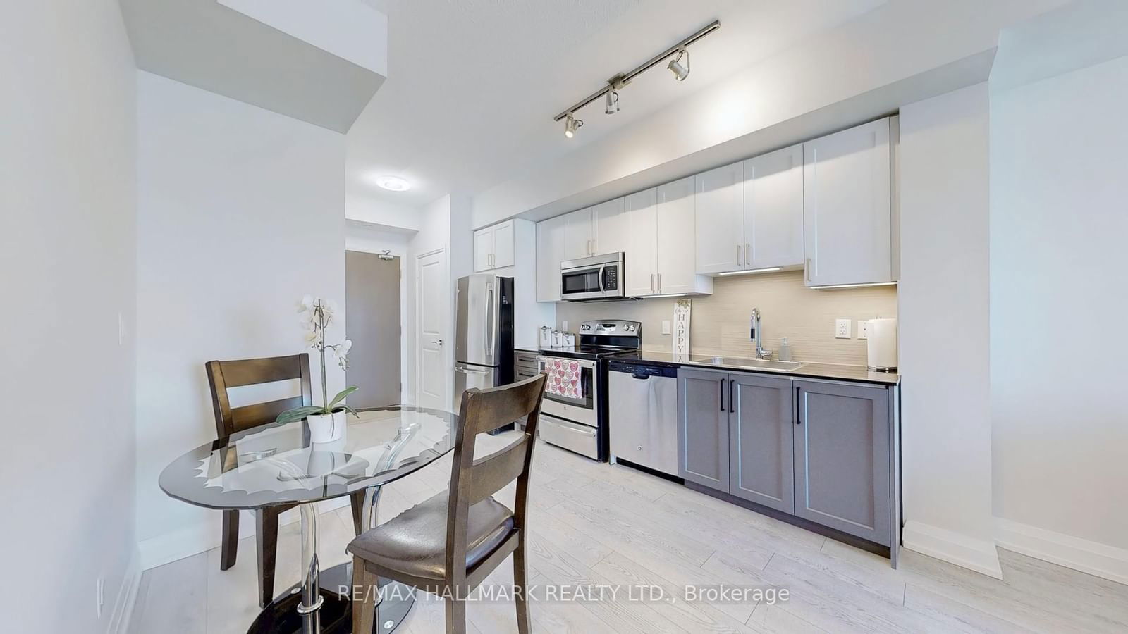 7171 Yonge St, unit 1005 for sale